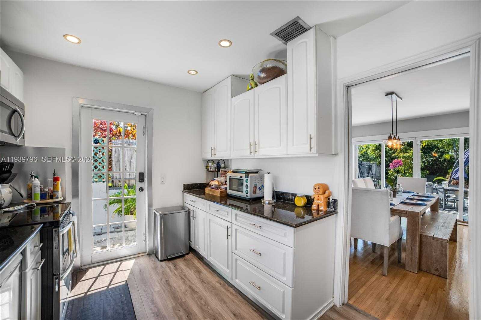 Small Image of 680 NORTH EAST 81 STREET, Miami Number 59