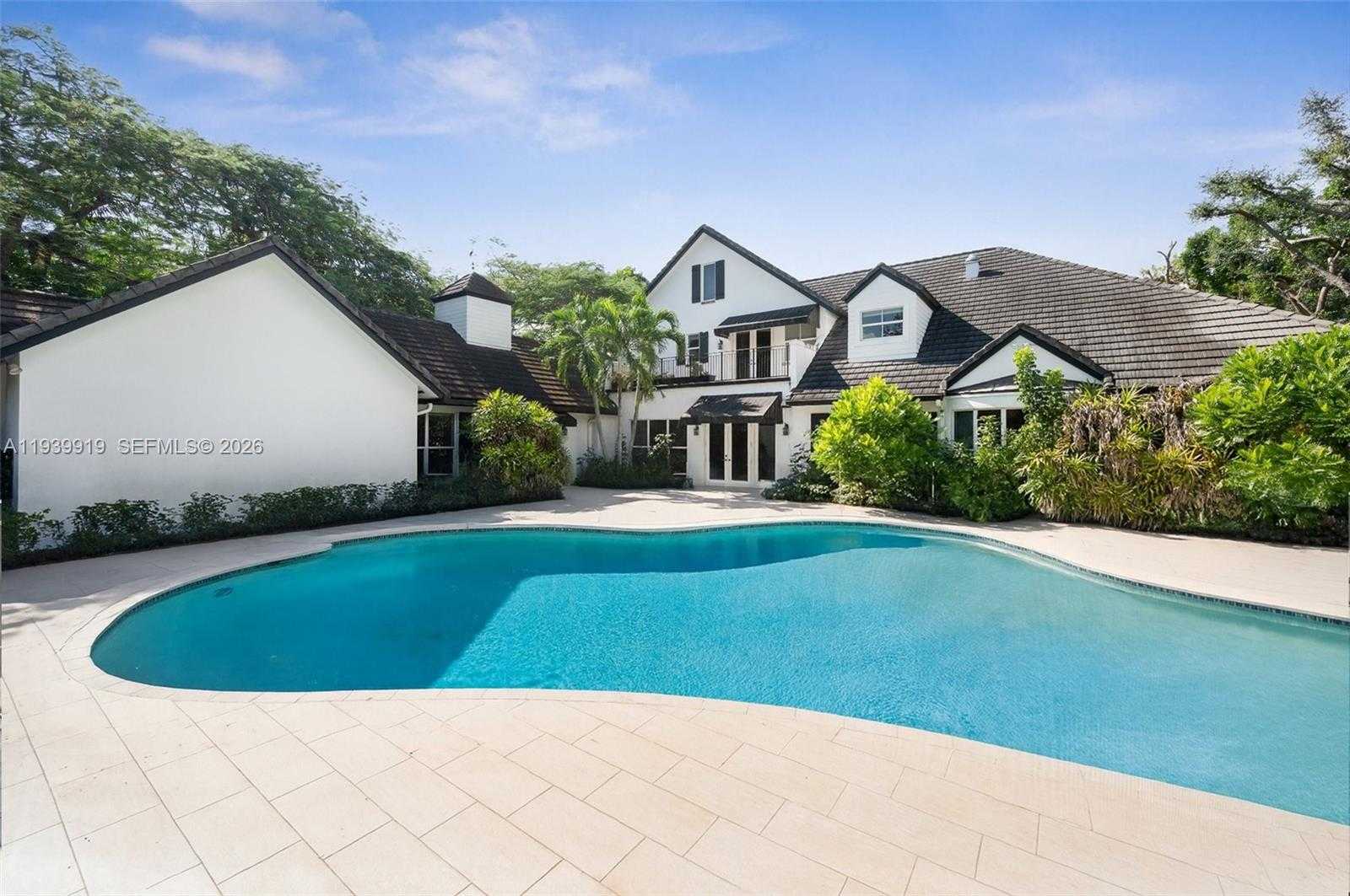 Small Image of 10001 SOUTH WEST 60TH CT, Pinecrest Number 13