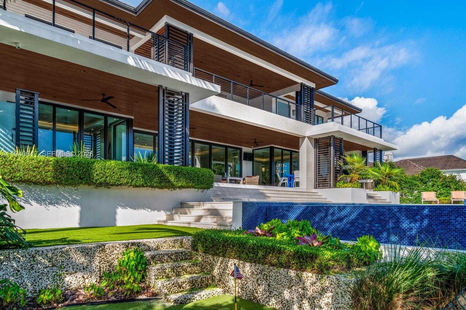 Small Image of 6853 SUNRISE CT, Coral Gables Number 14