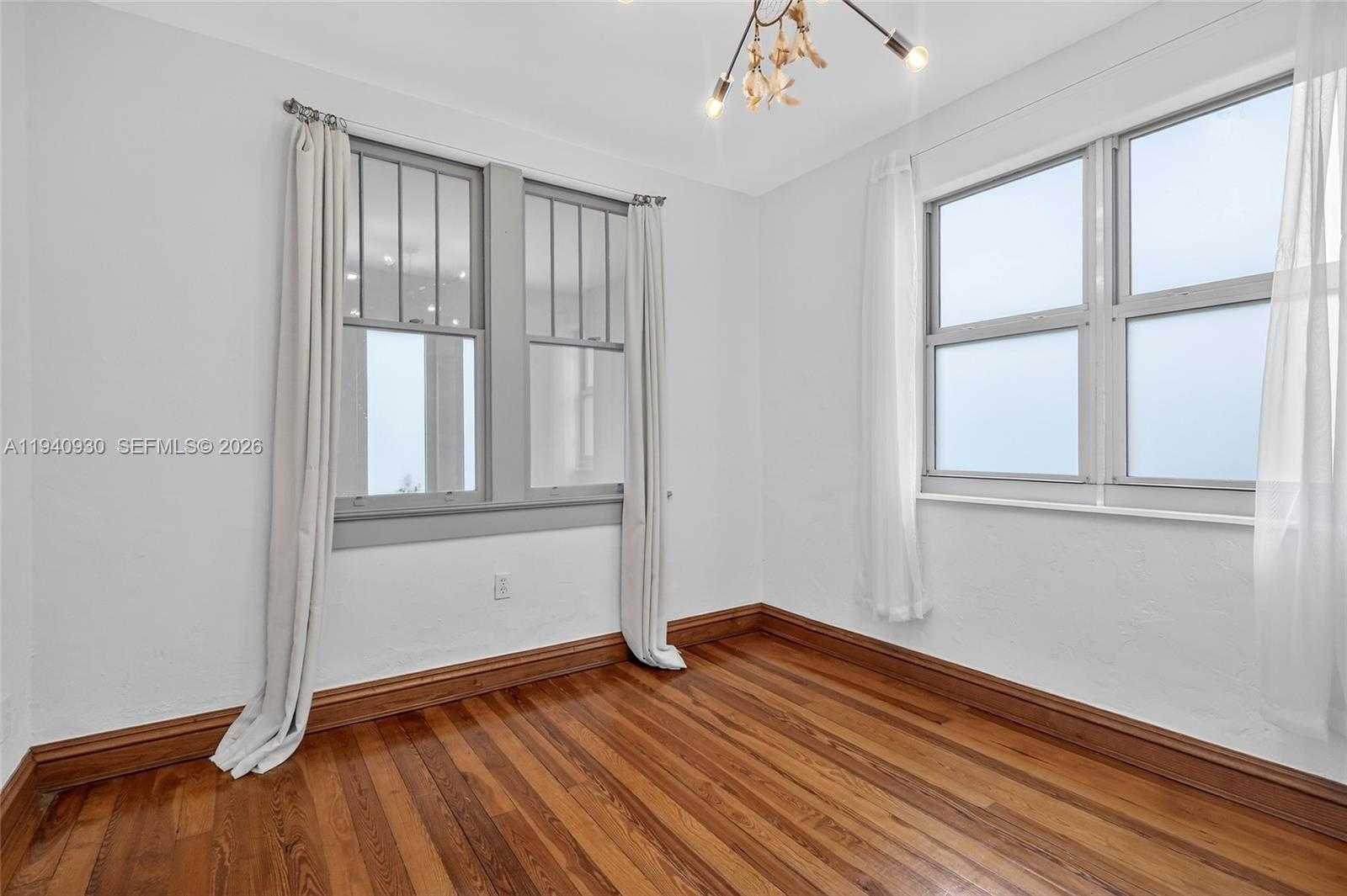 Small Image of 1852 SOUTH WEST 2ND AVE, Miami Number 12