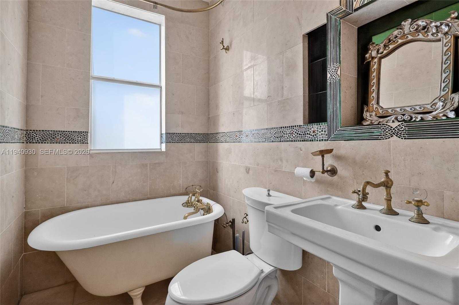 Small Image of 1852 SOUTH WEST 2ND AVE, Miami Number 14