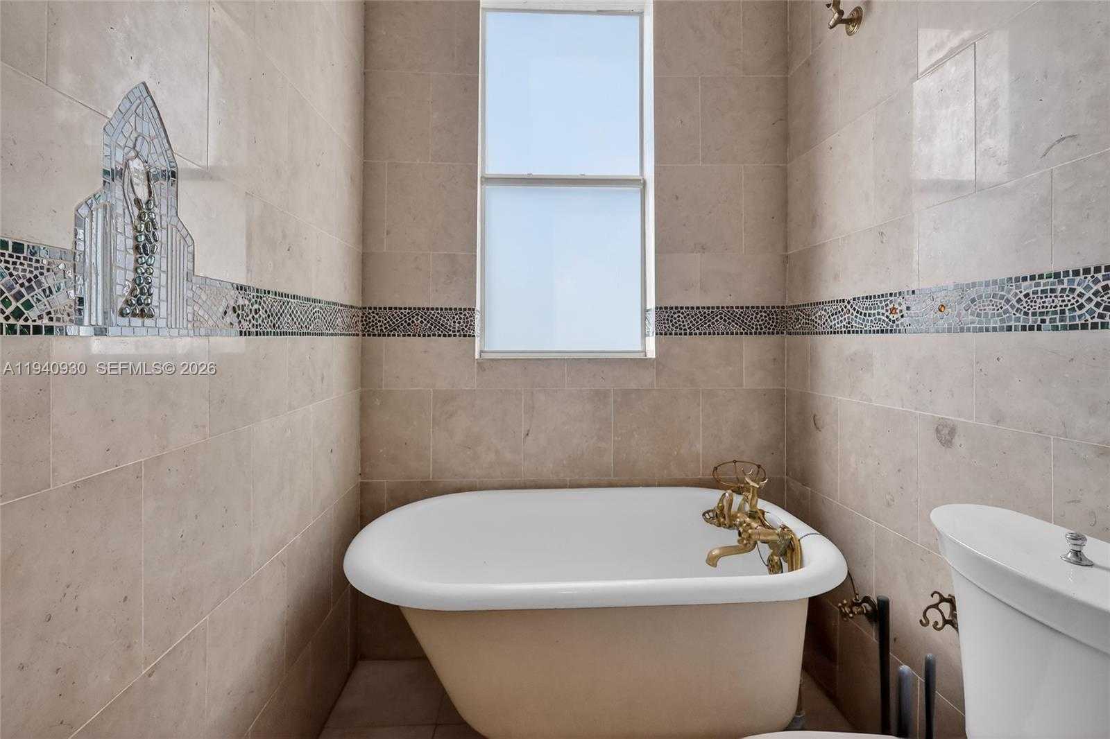 Small Image of 1852 SOUTH WEST 2ND AVE, Miami Number 15