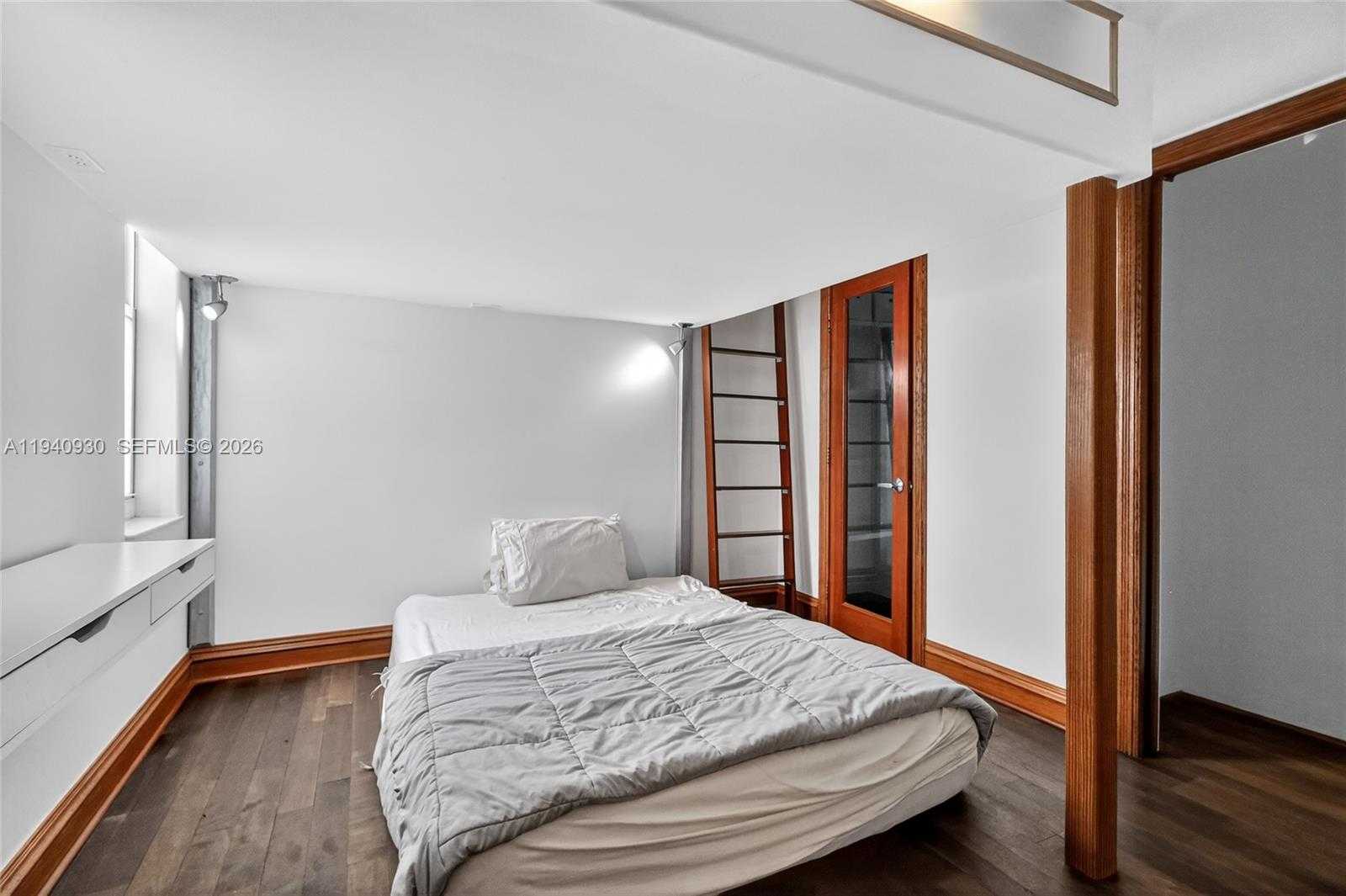 Small Image of 1852 SOUTH WEST 2ND AVE, Miami Number 16