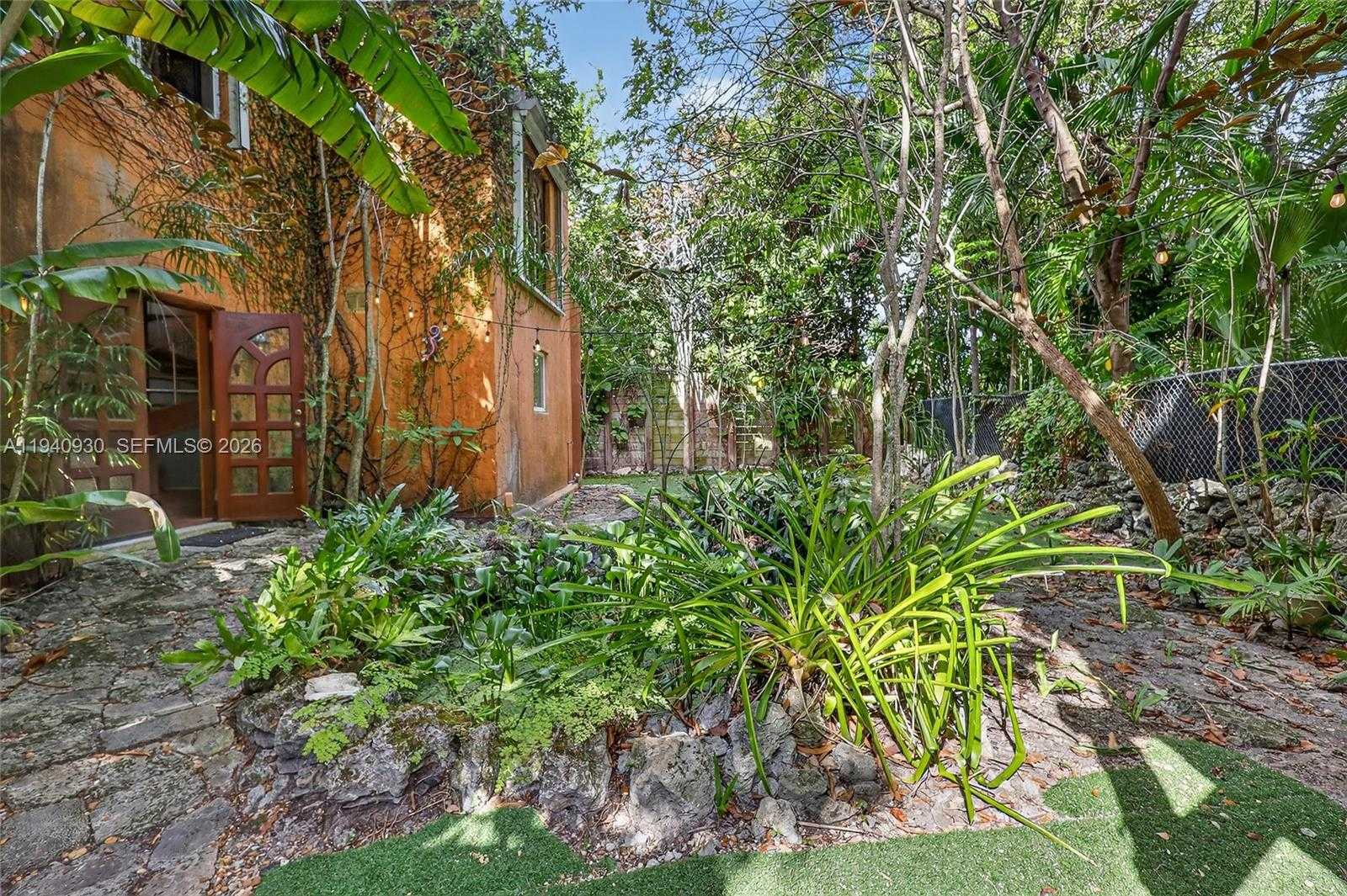 Small Image of 1852 SOUTH WEST 2ND AVE, Miami Number 24