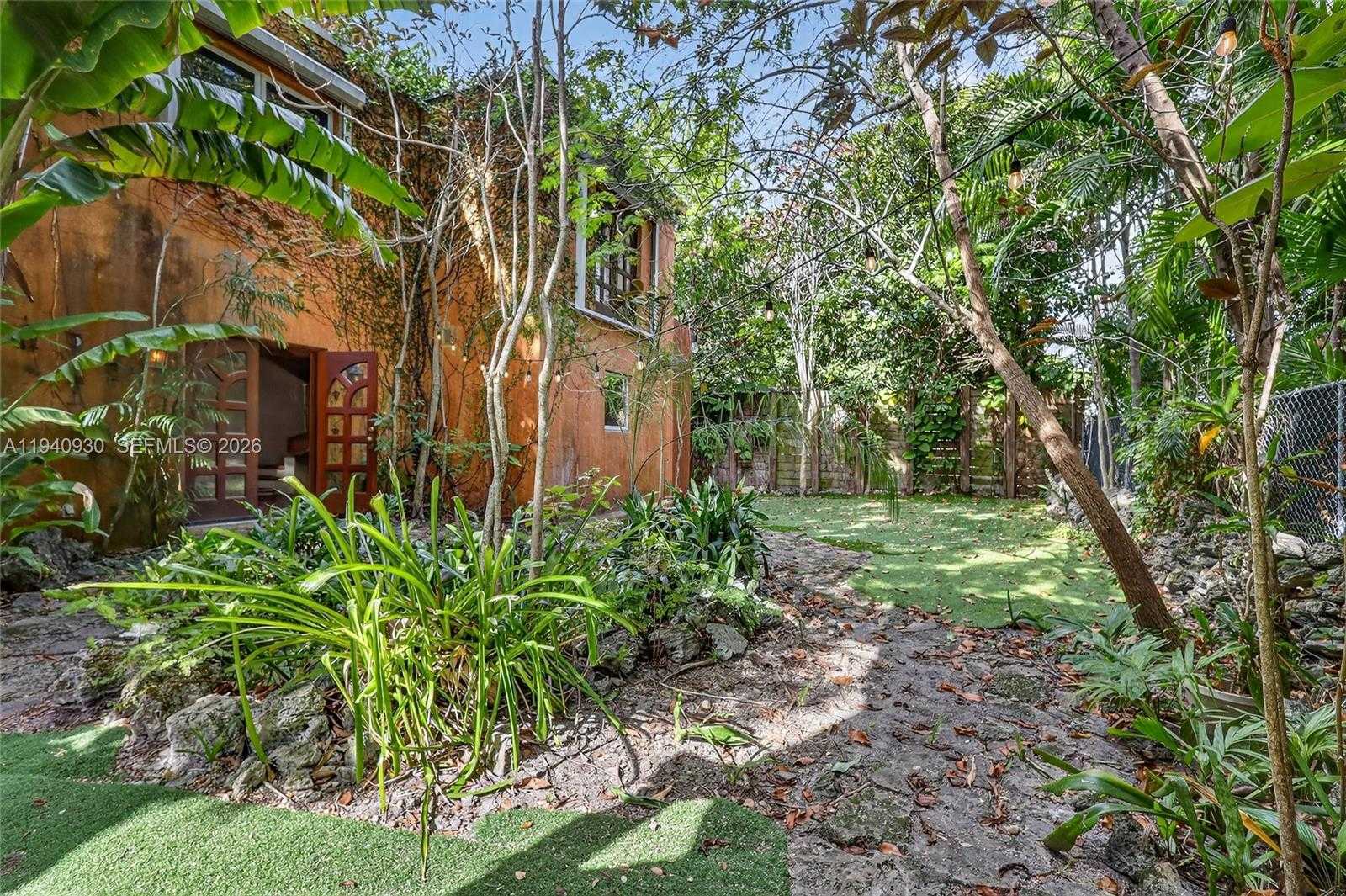 Small Image of 1852 SOUTH WEST 2ND AVE, Miami Number 25