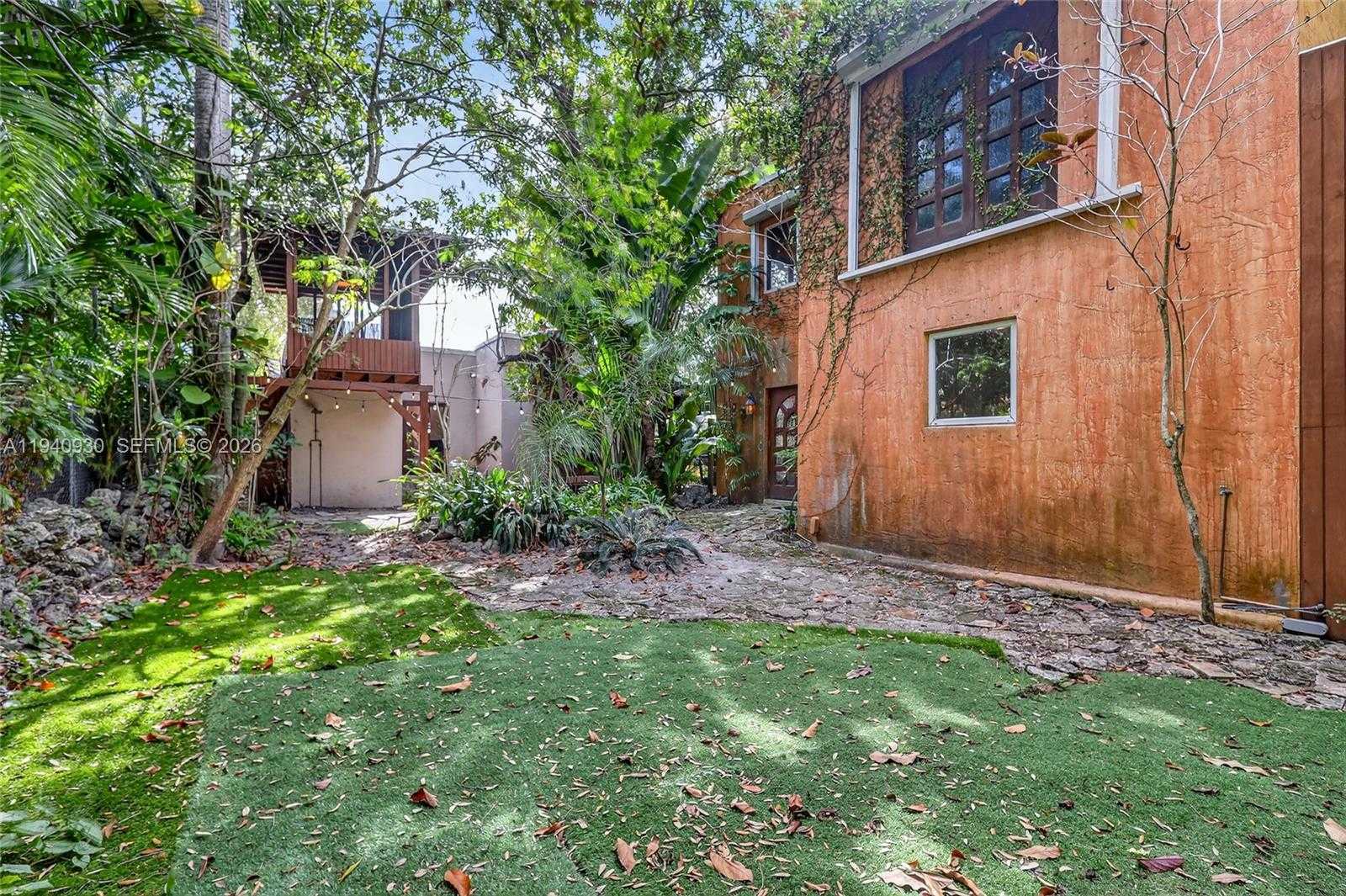 Small Image of 1852 SOUTH WEST 2ND AVE, Miami Number 27