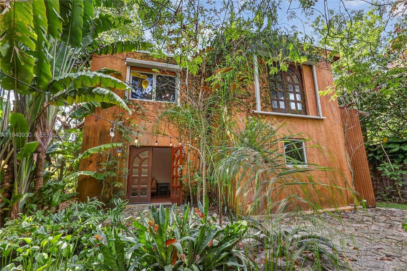 Small Image of 1852 SOUTH WEST 2ND AVE, Miami Number 29