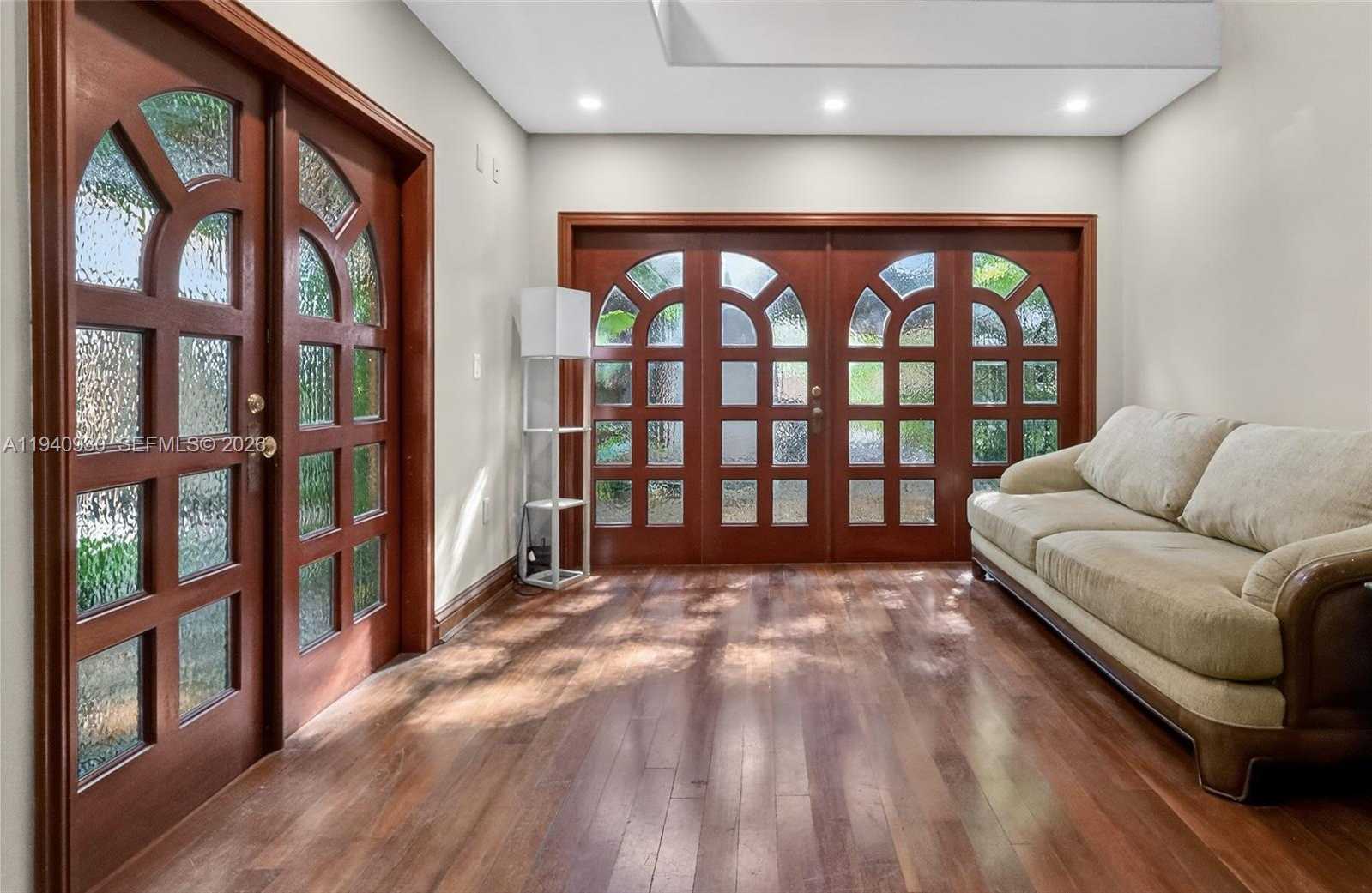 Small Image of 1852 SOUTH WEST 2ND AVE, Miami Number 32