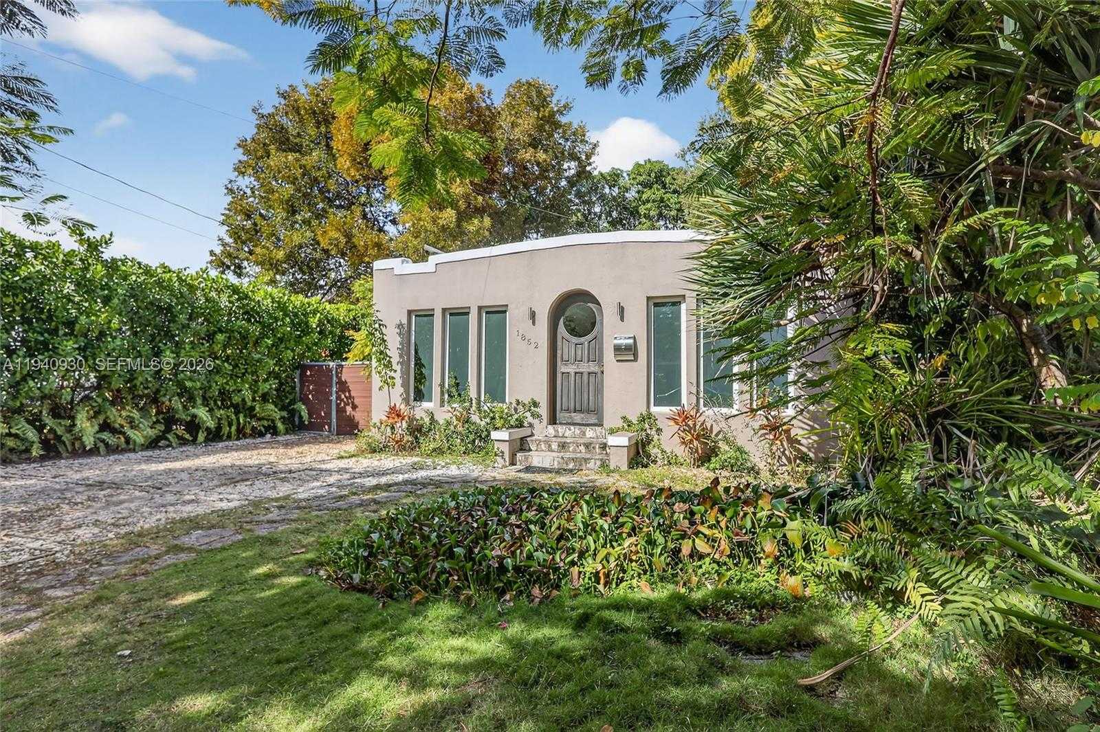 Small Image of 1852 SOUTH WEST 2ND AVE, Miami Number 36