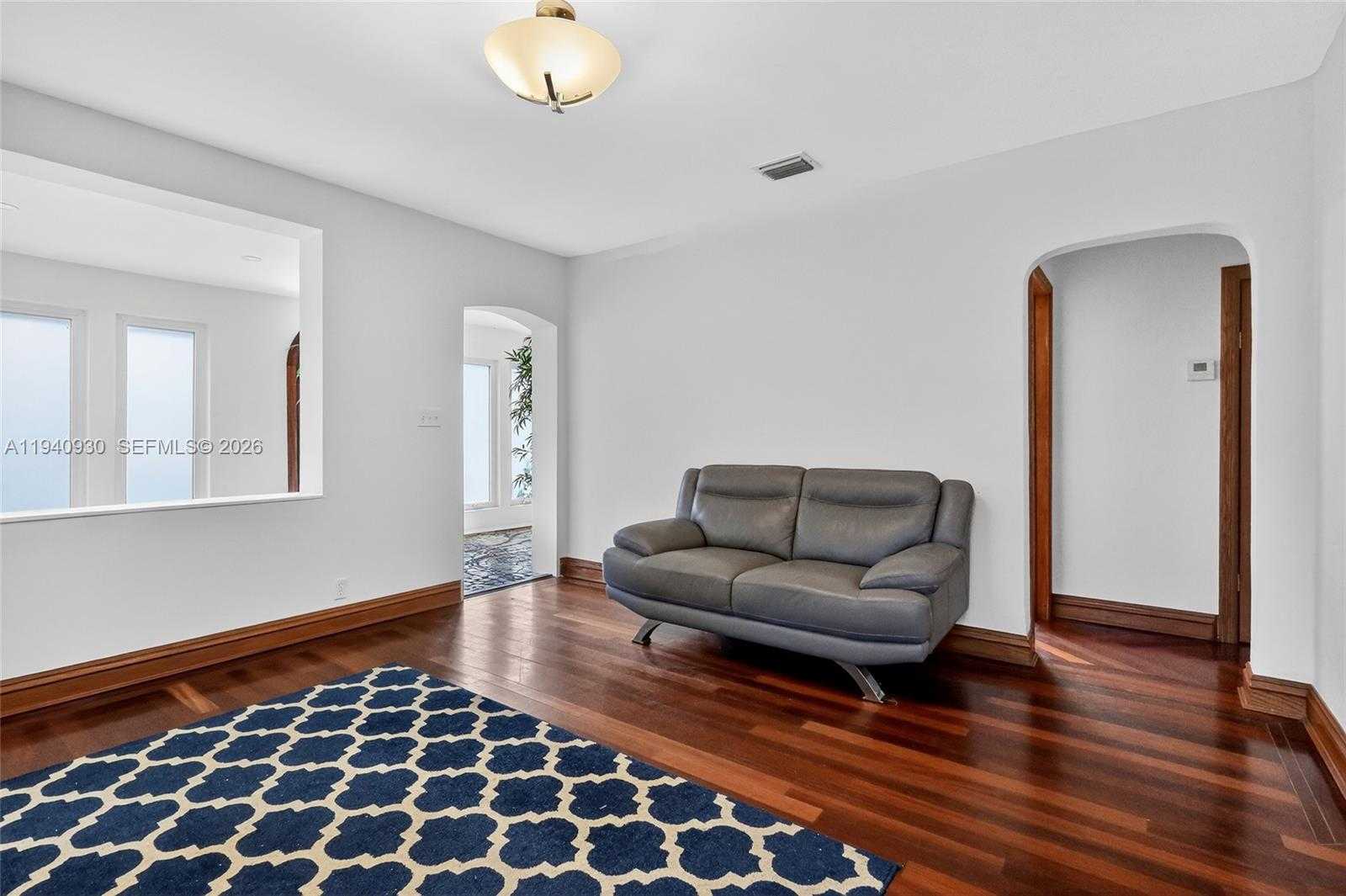 Small Image of 1852 SOUTH WEST 2ND AVE, Miami Number 4