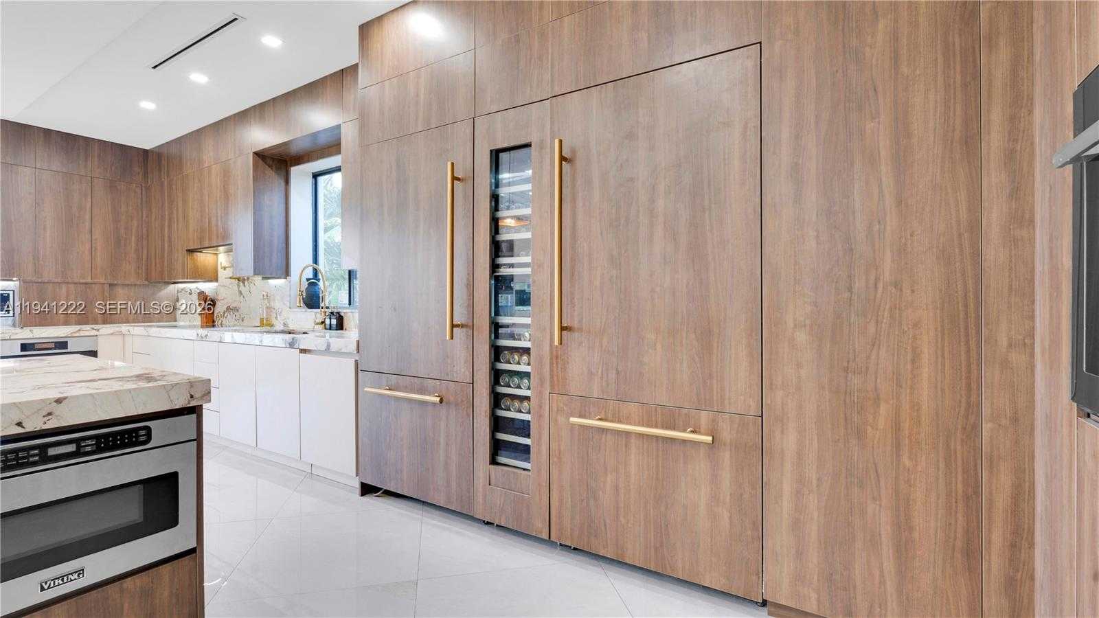 Small Image of 19600 NORTH EAST 26TH AVE, Miami Number 27