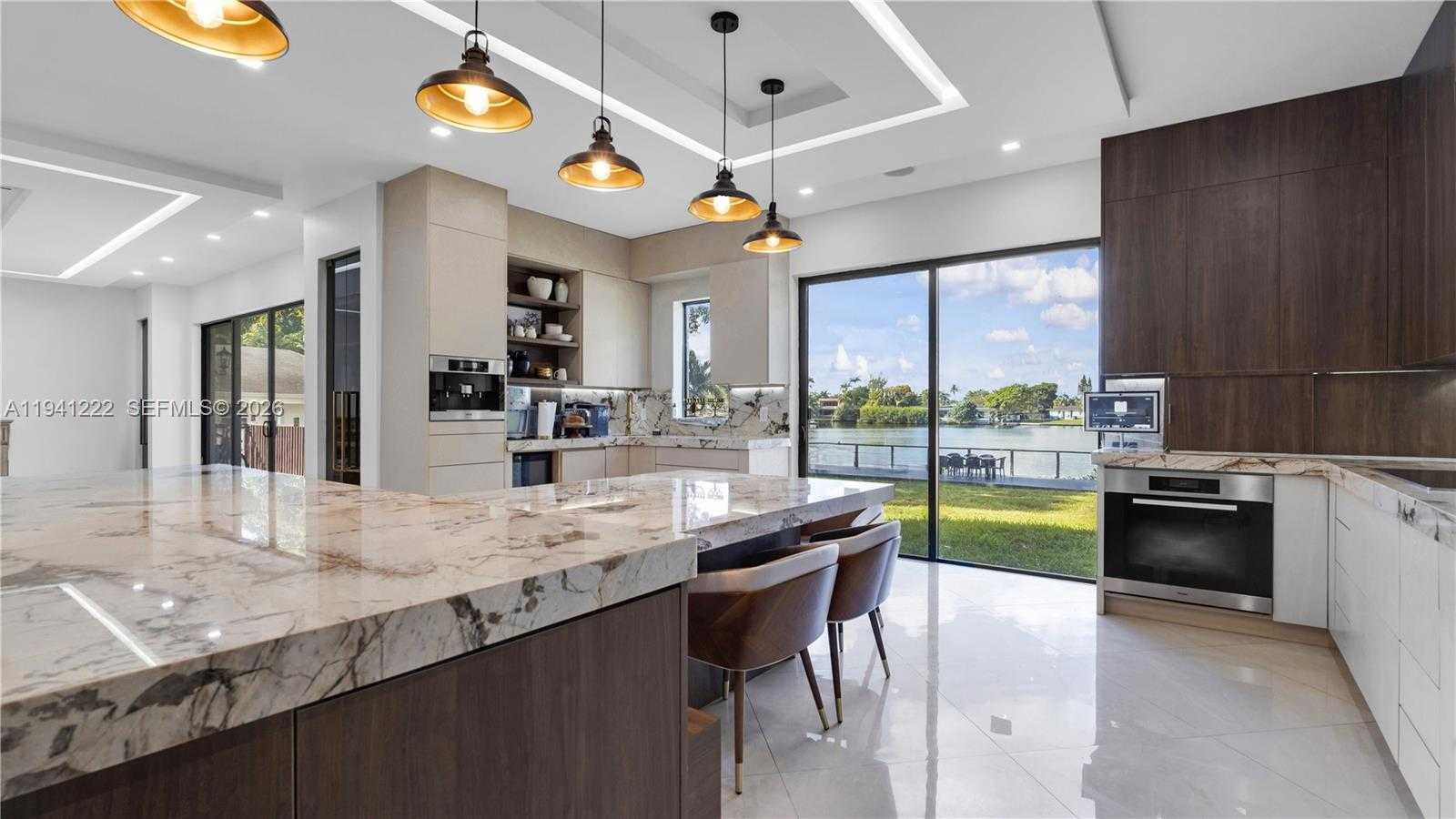 Small Image of 19600 NORTH EAST 26TH AVE, Miami Number 3