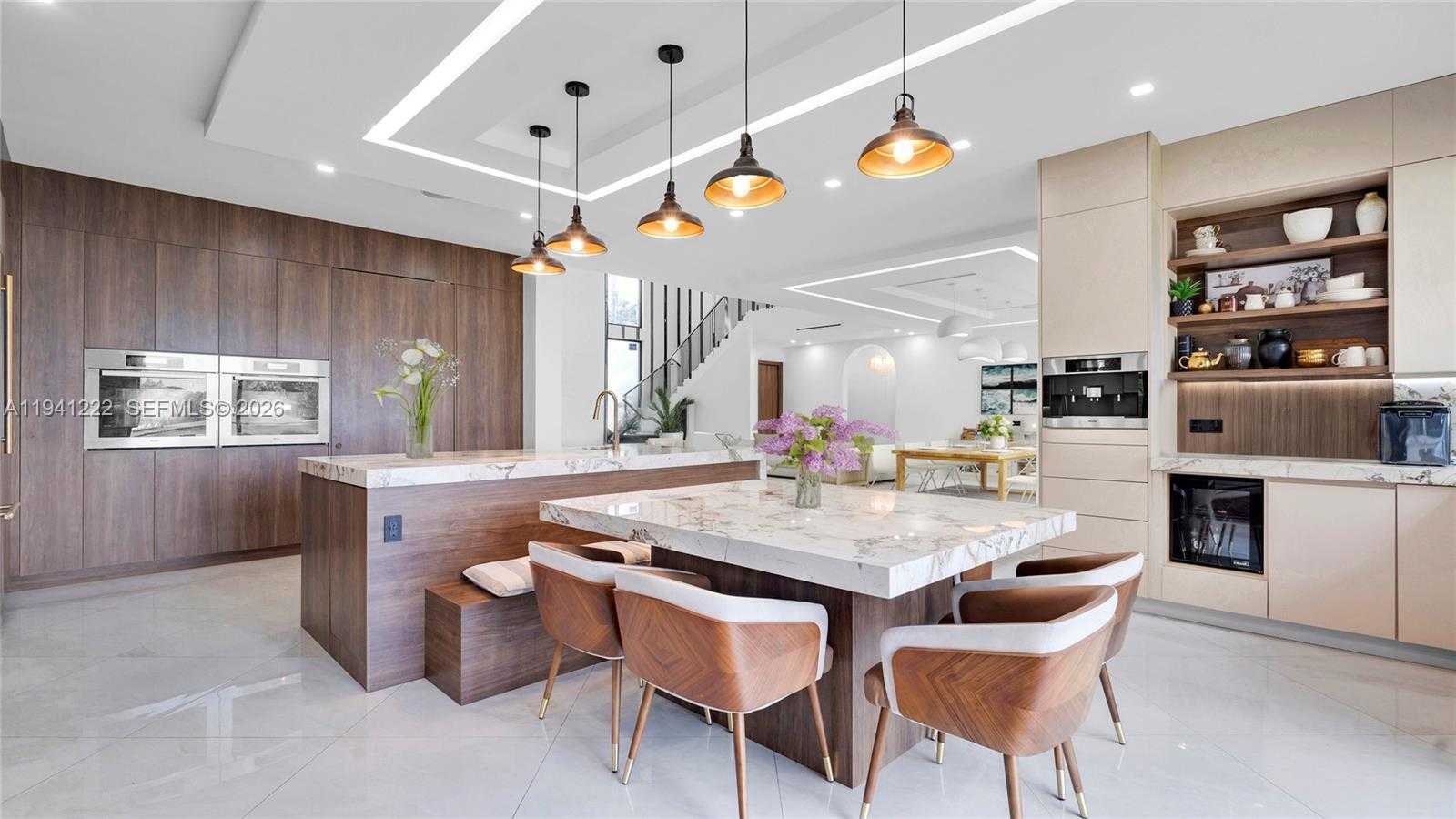 Small Image of 19600 NORTH EAST 26TH AVE, Miami Number 4