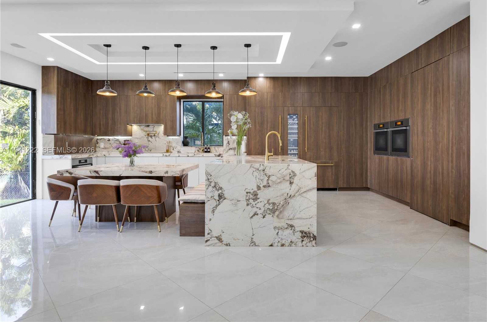 Small Image of 19600 NORTH EAST 26TH AVE, Miami Number 5