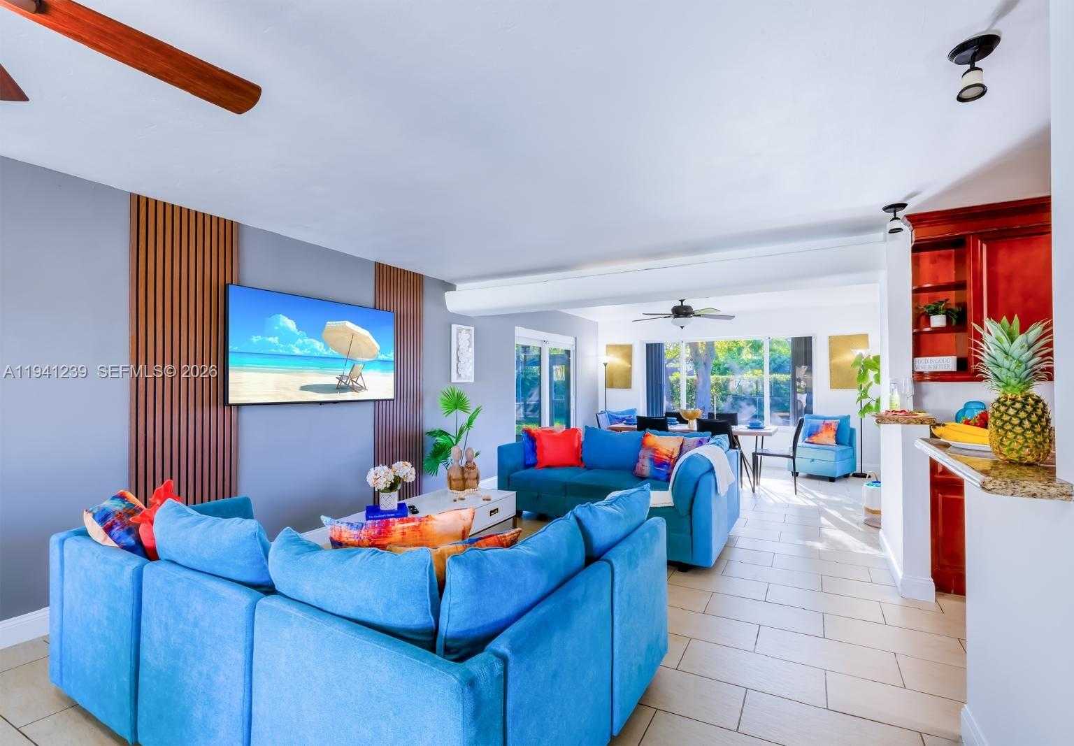 Small Image of 312 NORTH LUNA CT, Hollywood Number 12