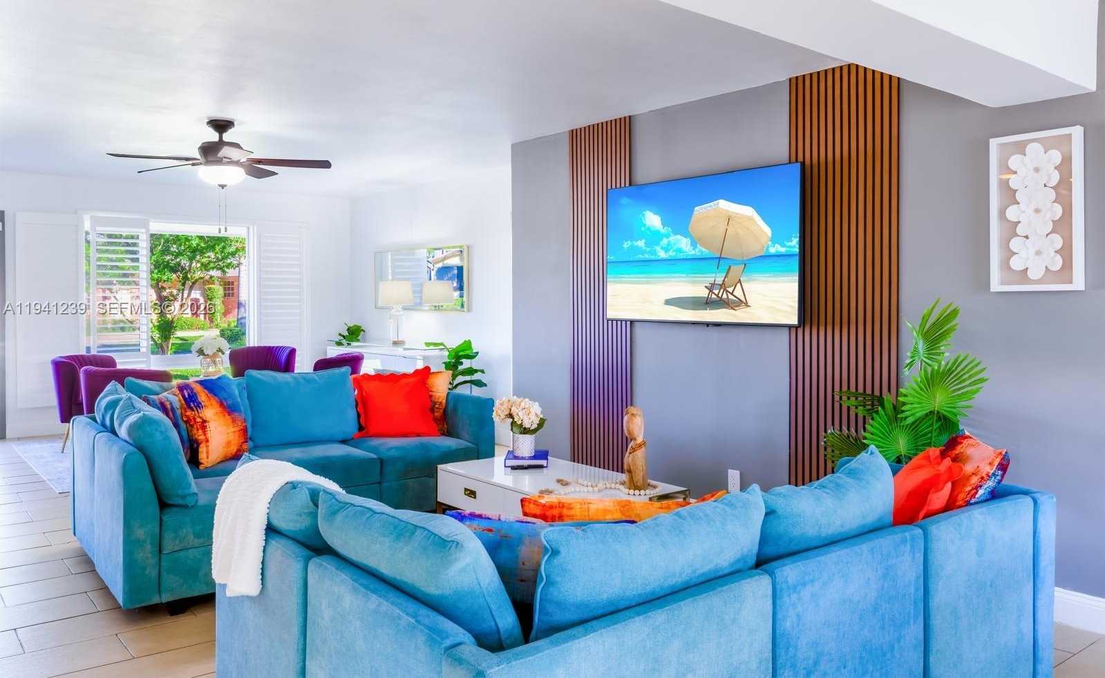 Small Image of 312 NORTH LUNA CT, Hollywood Number 17