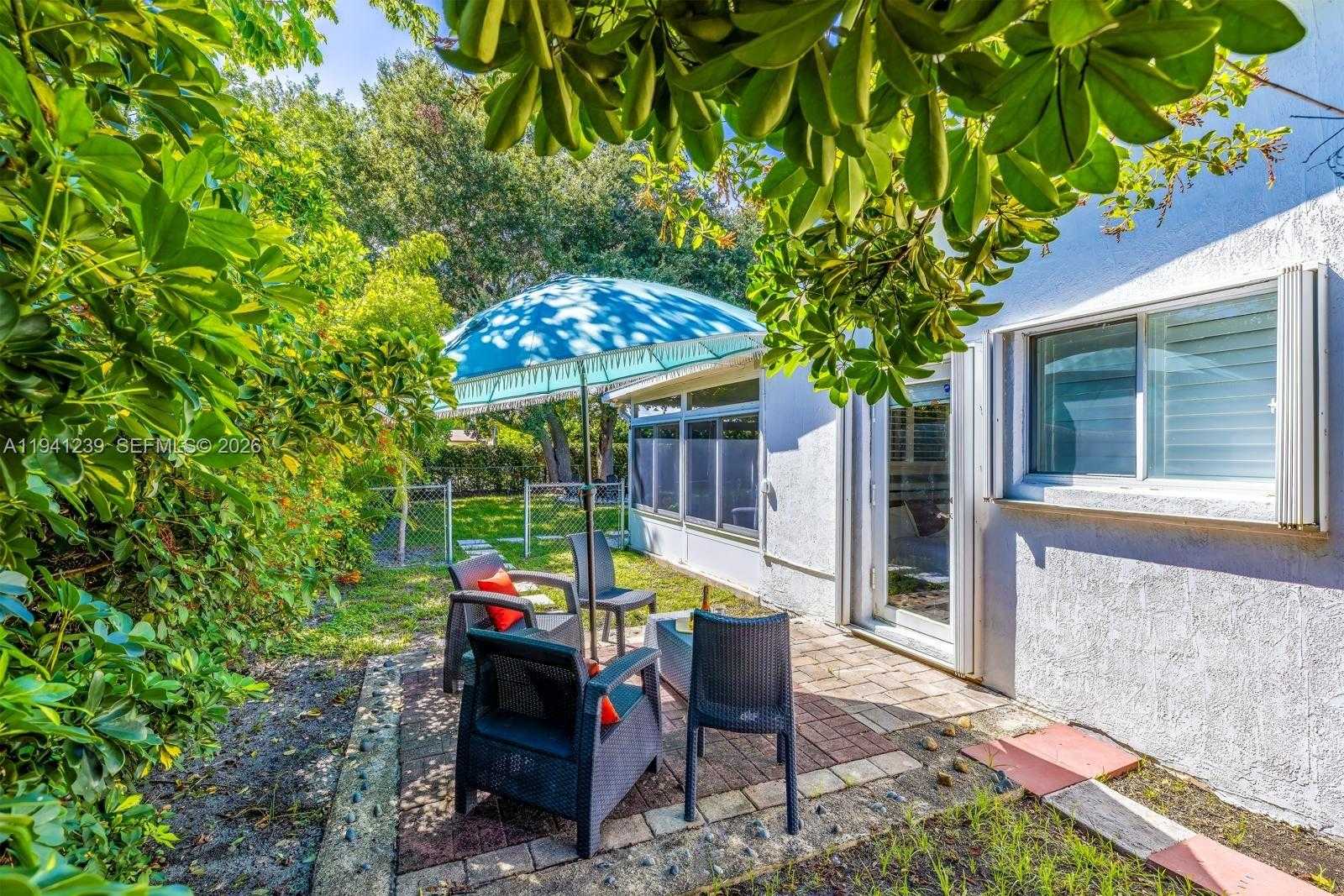 Small Image of 312 NORTH LUNA CT, Hollywood Number 23