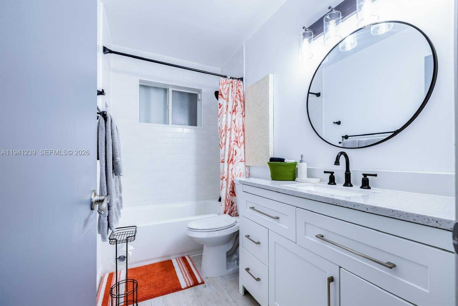 Small Image of 312 NORTH LUNA CT, Hollywood Number 24