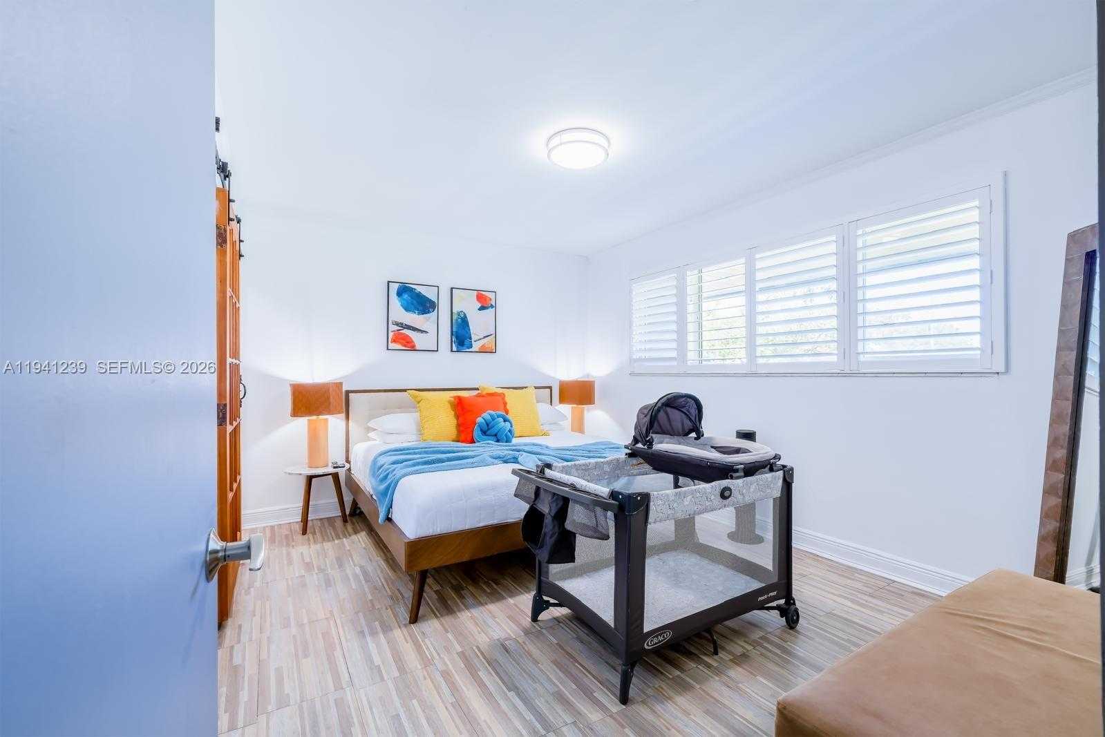 Small Image of 312 NORTH LUNA CT, Hollywood Number 28