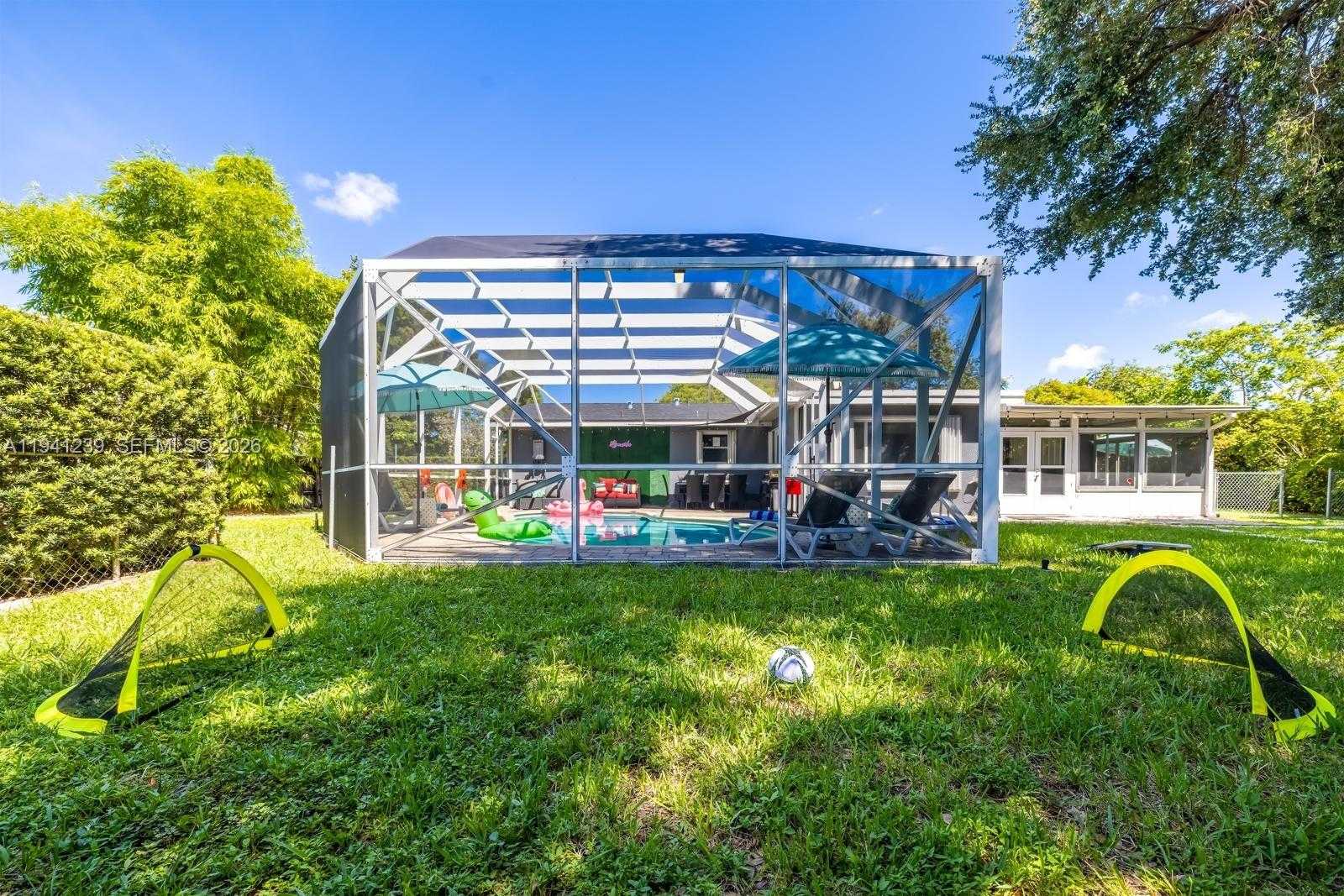 Small Image of 312 NORTH LUNA CT, Hollywood Number 3