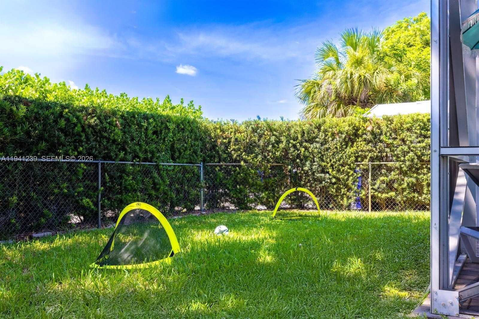 Small Image of 312 NORTH LUNA CT, Hollywood Number 31