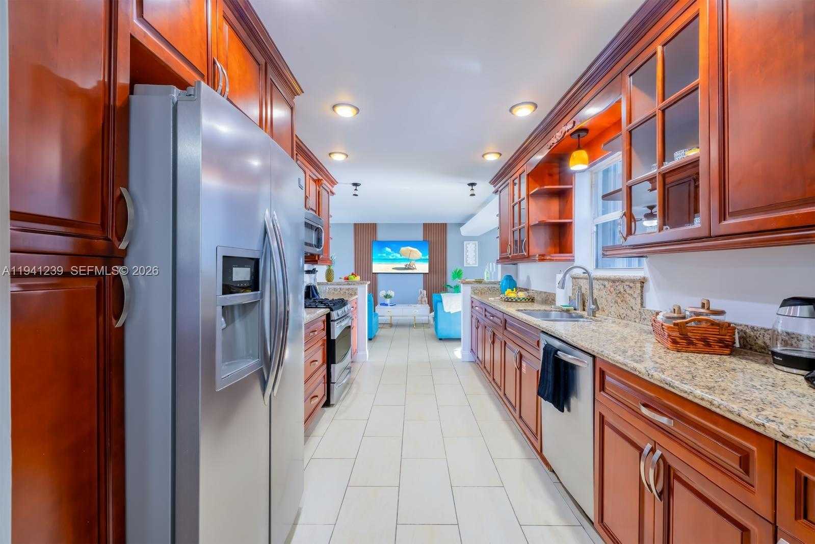 Small Image of 312 NORTH LUNA CT, Hollywood Number 32