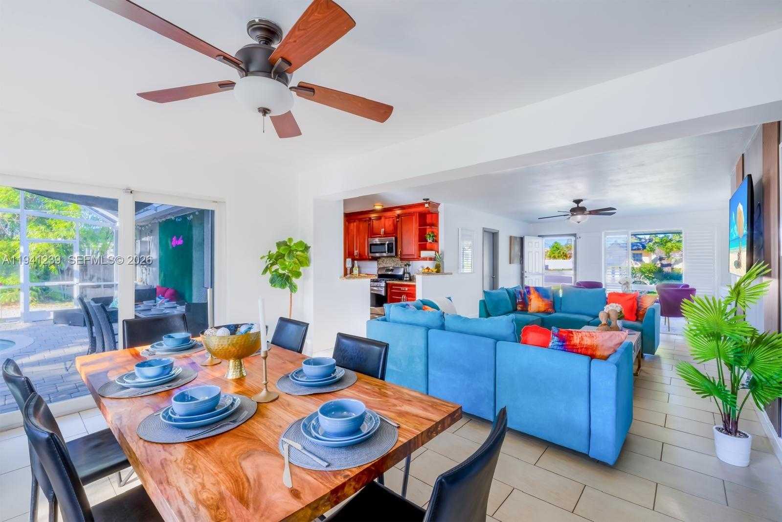 Small Image of 312 NORTH LUNA CT, Hollywood Number 35