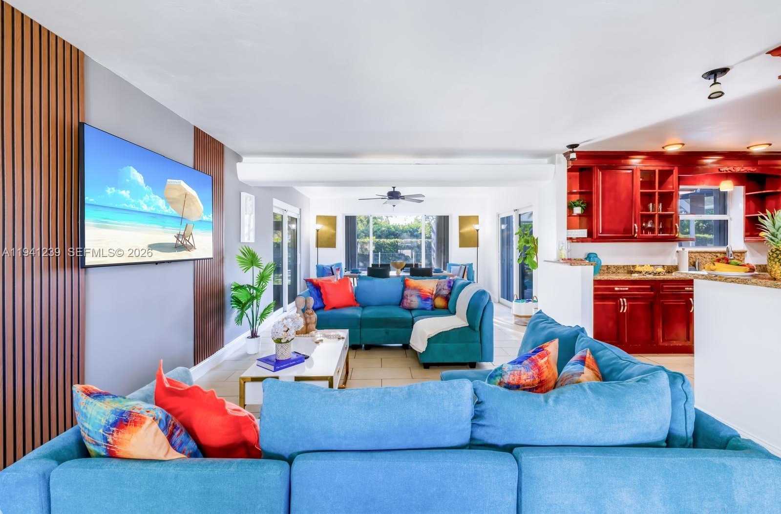 Small Image of 312 NORTH LUNA CT, Hollywood Number 44