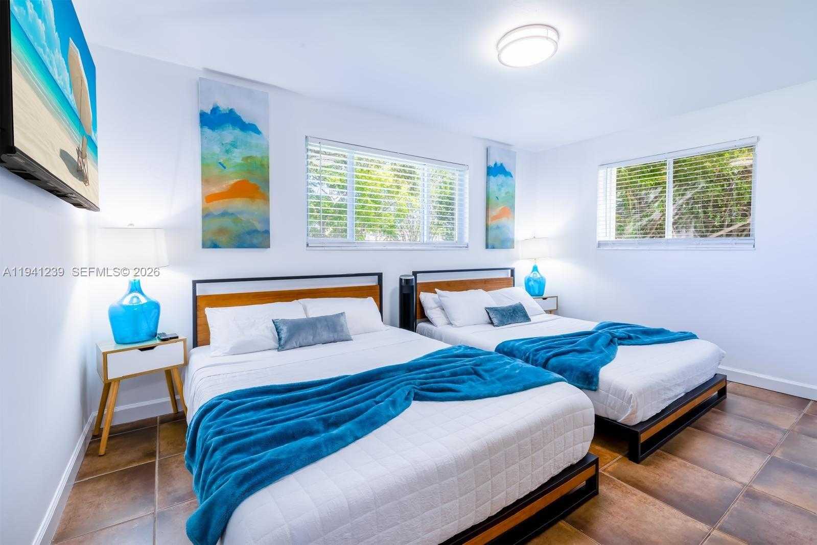 Small Image of 312 NORTH LUNA CT, Hollywood Number 6