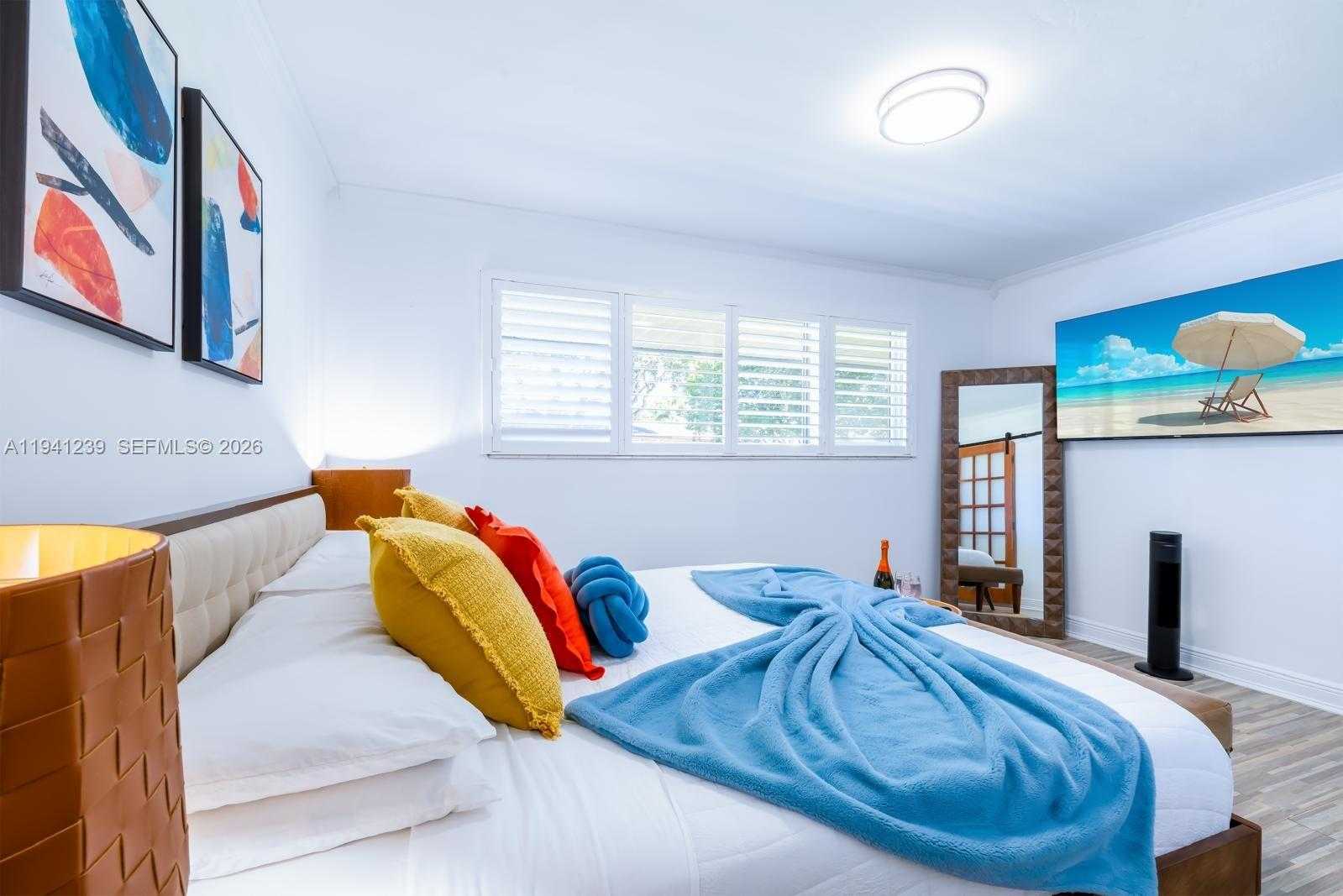 Small Image of 312 NORTH LUNA CT, Hollywood Number 7