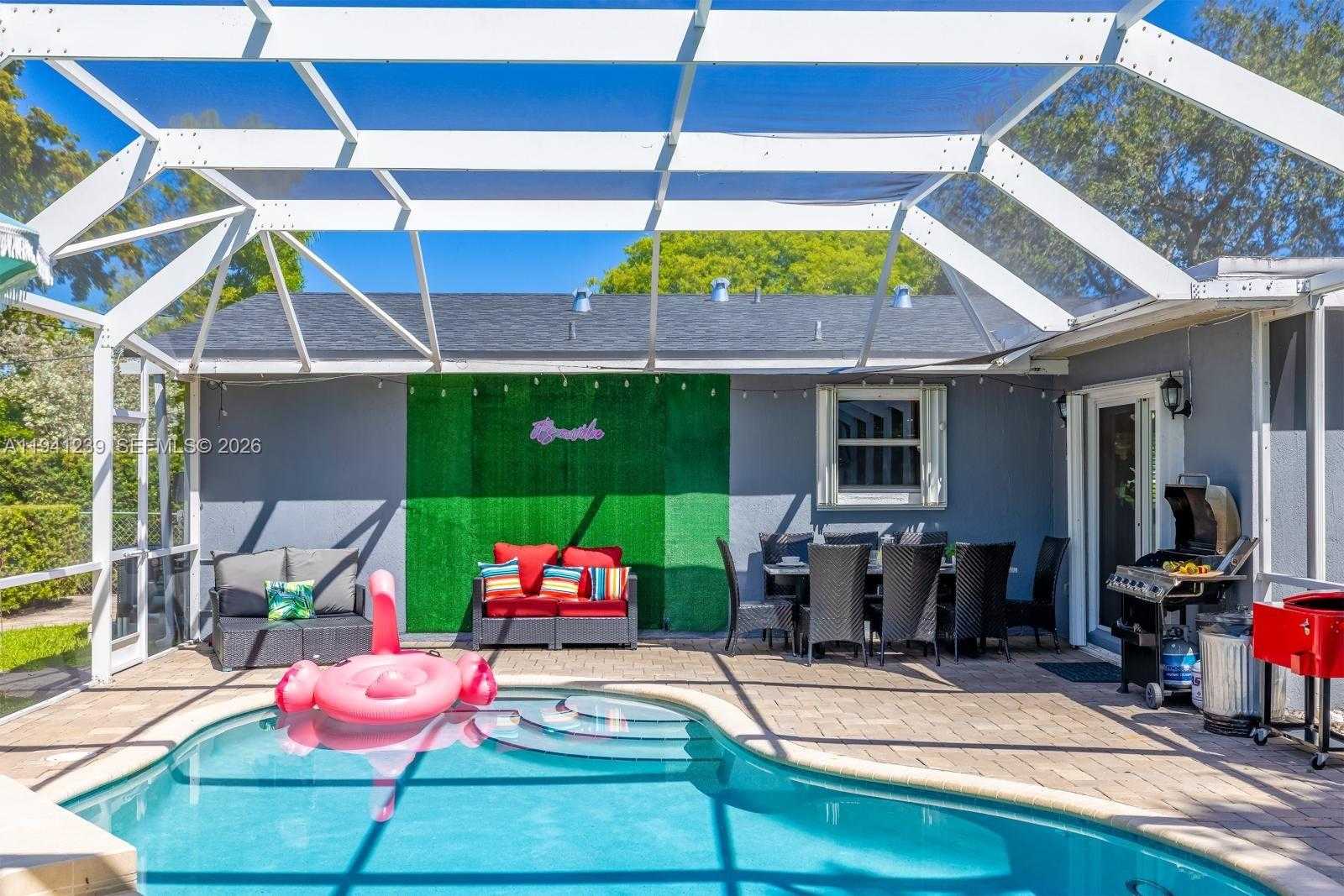 Small Image of 312 NORTH LUNA CT, Hollywood Number 8