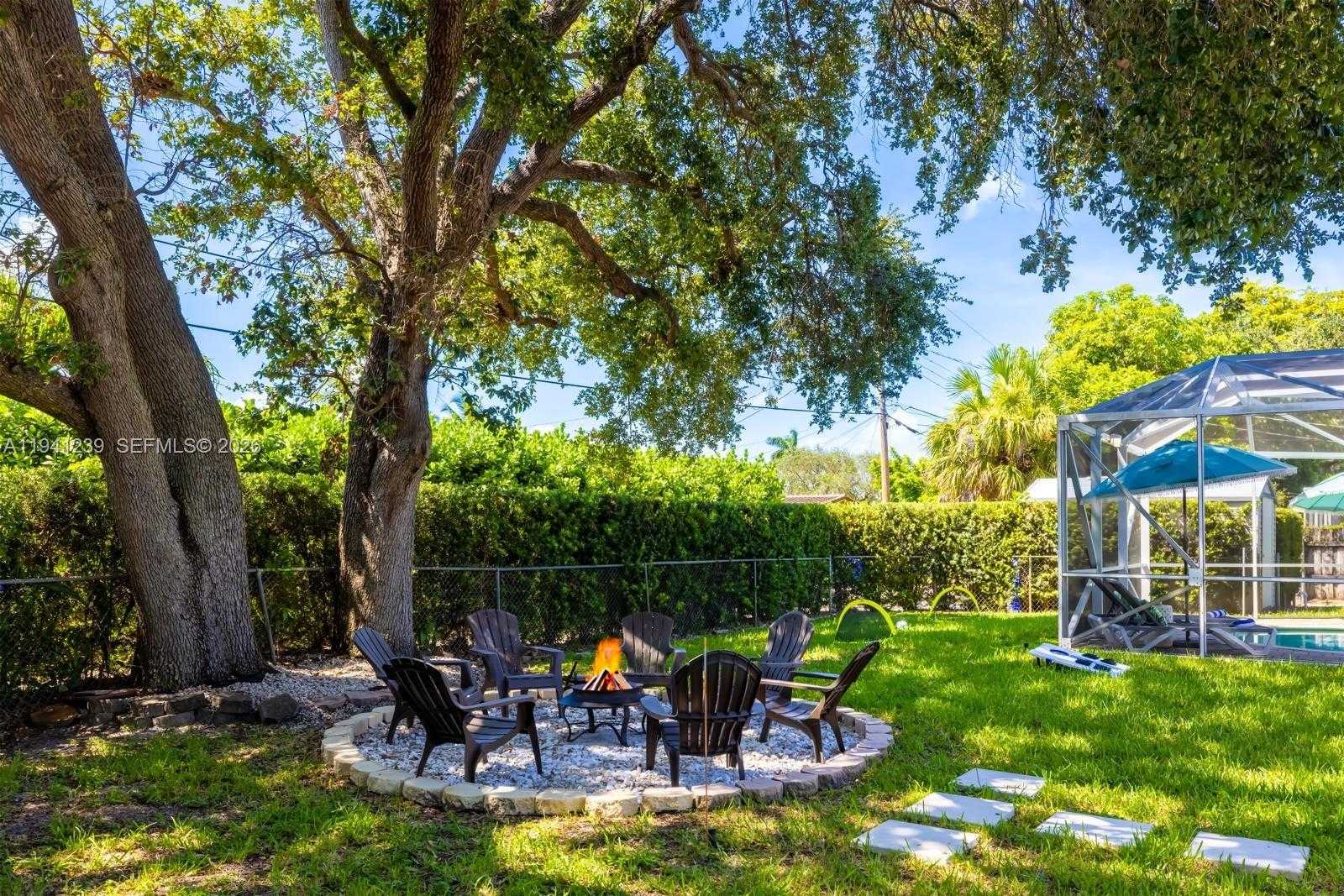 Small Image of 312 NORTH LUNA CT, Hollywood Number 9