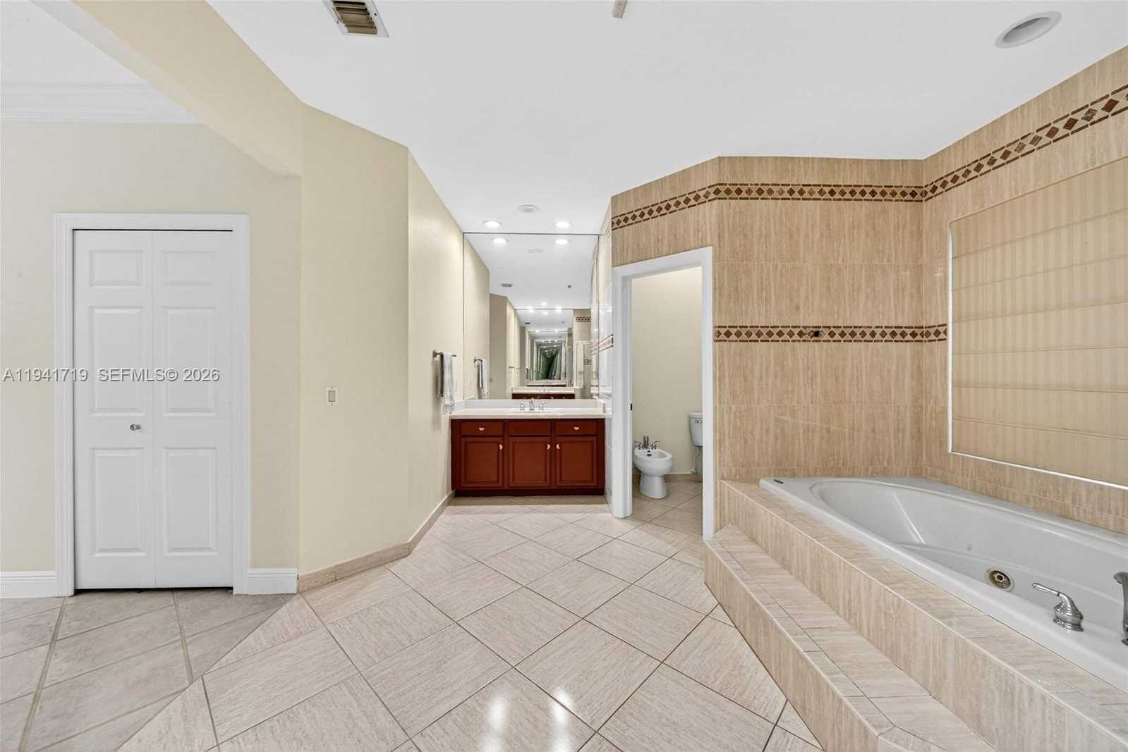 Small Image of 12530 SOUTH WEST 96TH CT, Miami Number 40