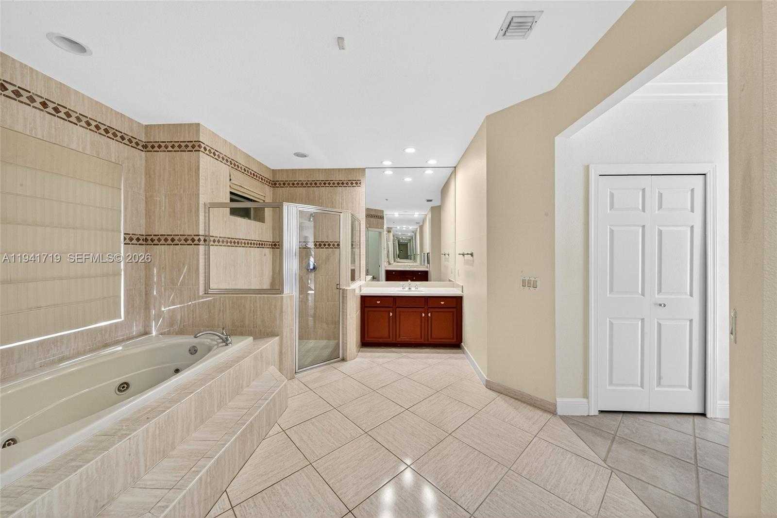 Small Image of 12530 SOUTH WEST 96TH CT, Miami Number 41