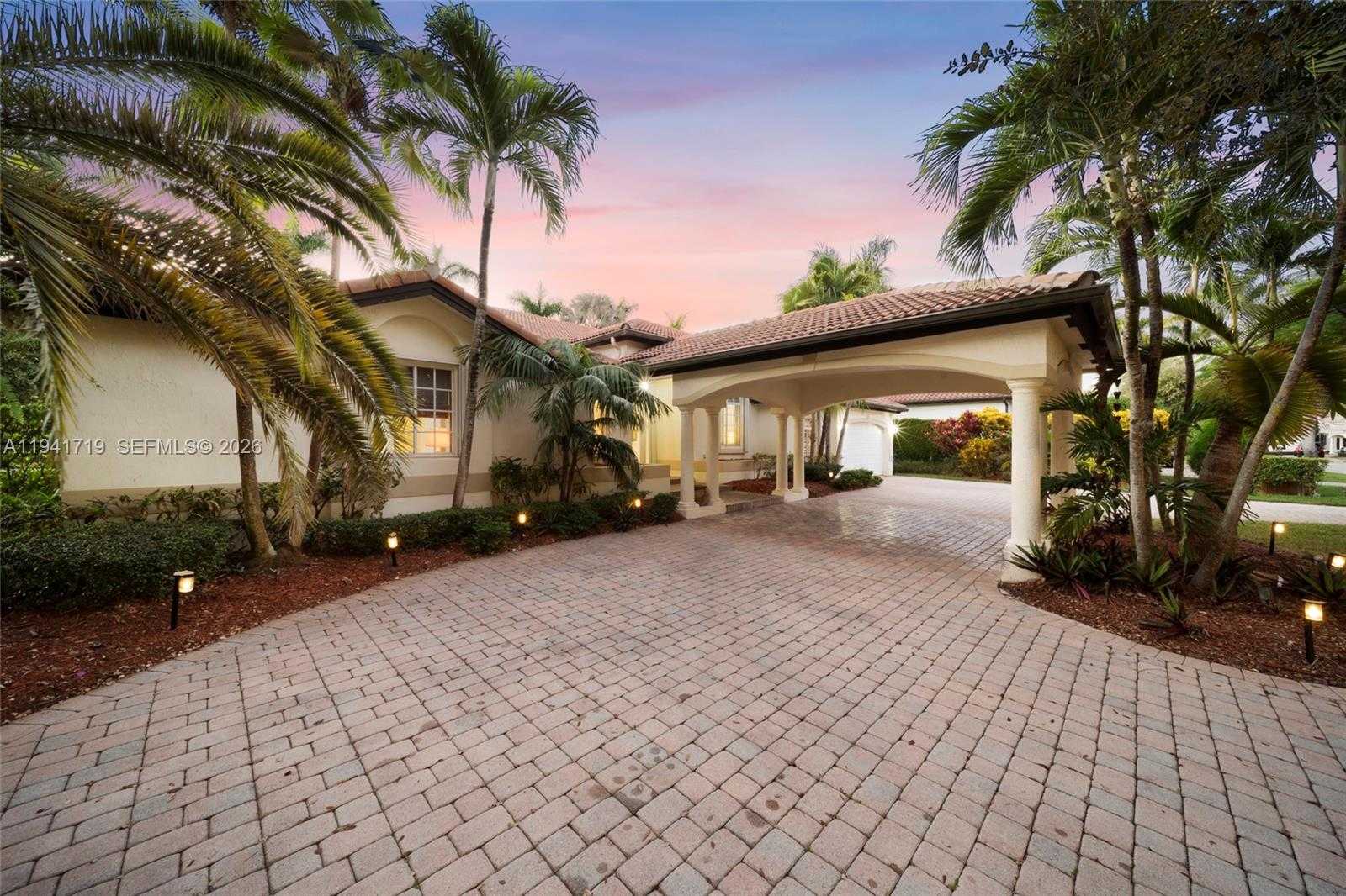 Small Image of 12530 SOUTH WEST 96TH CT, Miami Number 7