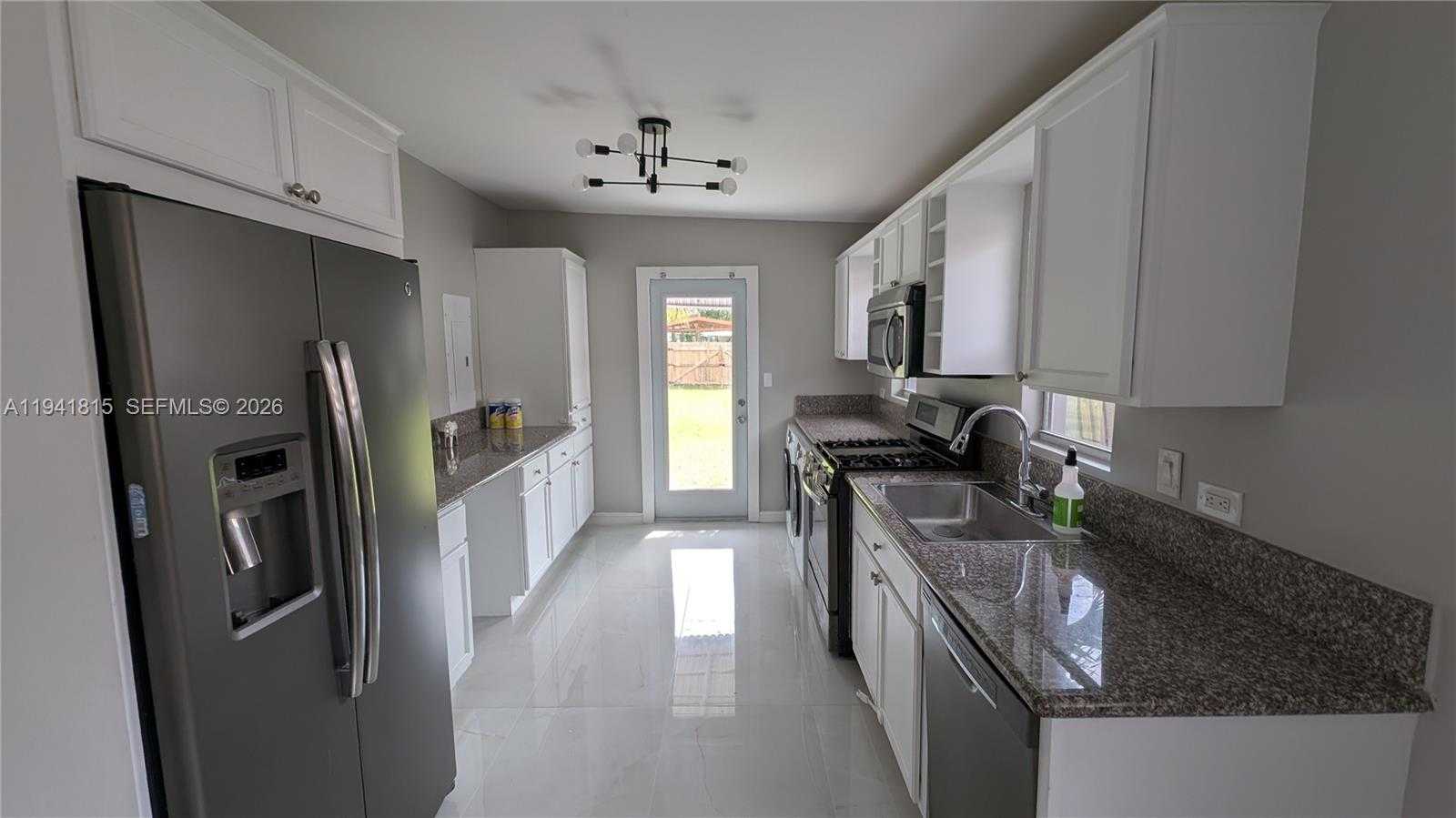 Small Image of 1650 JACKSON ST, Hollywood Number 13