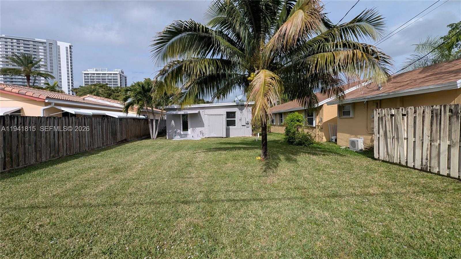 Small Image of 1650 JACKSON ST, Hollywood Number 17