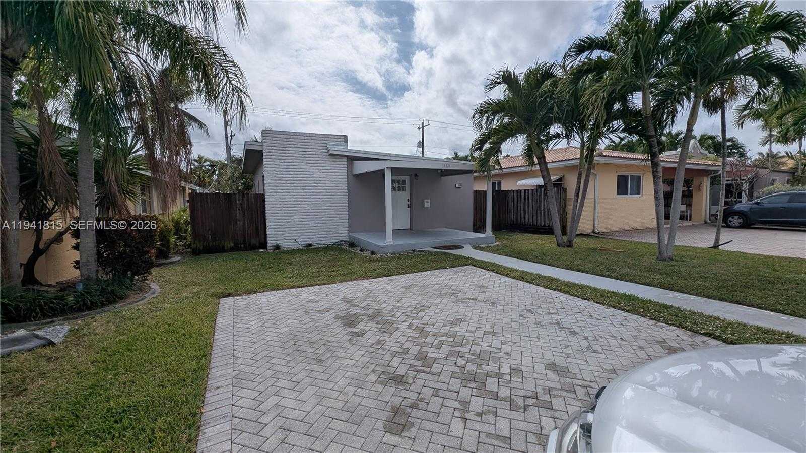 Small Image of 1650 JACKSON ST, Hollywood Number 2