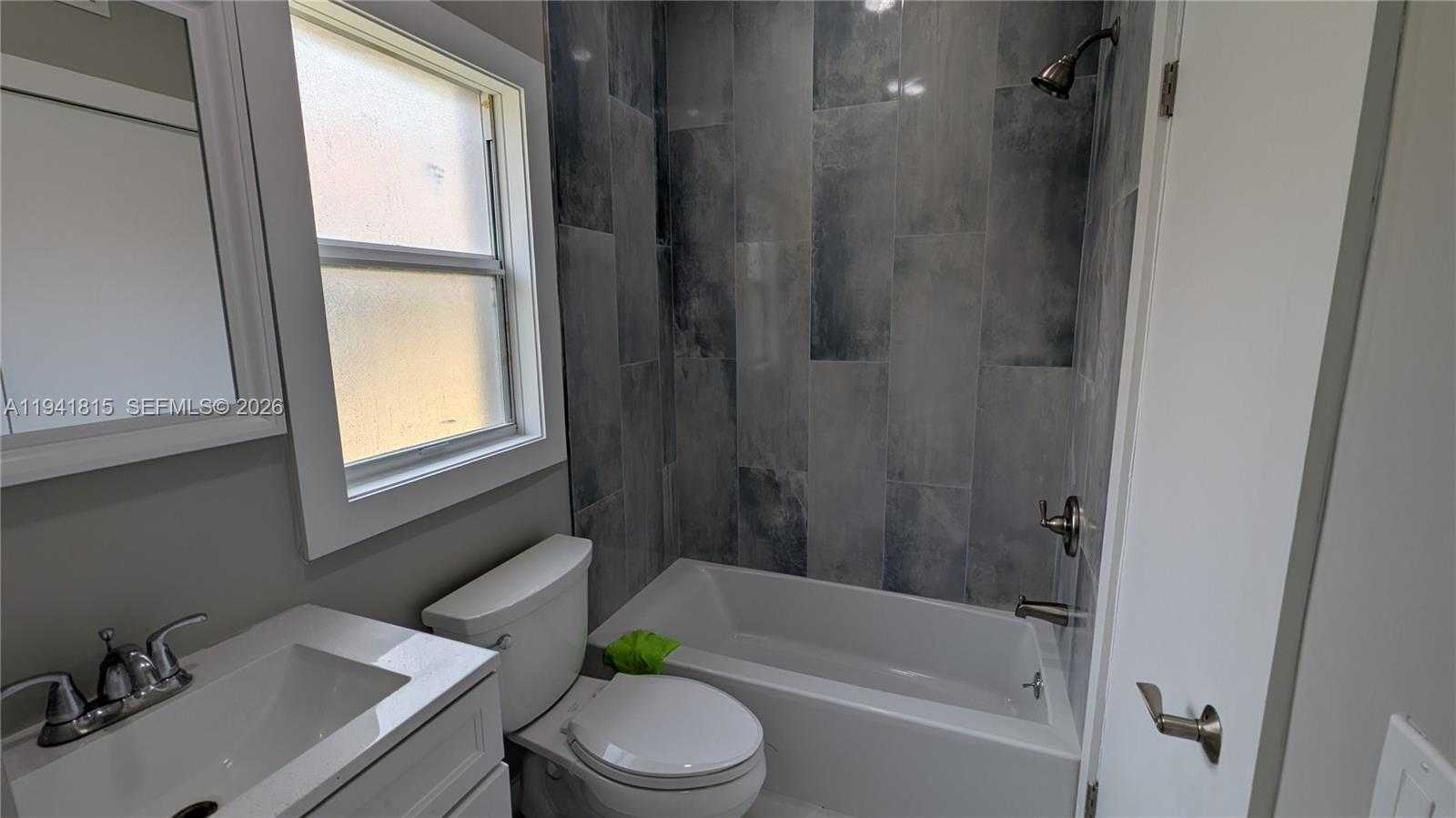 Small Image of 1650 JACKSON ST, Hollywood Number 8