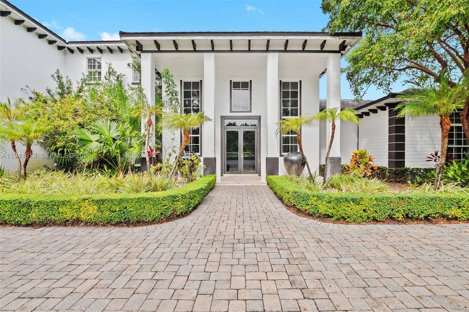 Small Image of 5901 ROLLING ROAD DR, Pinecrest Number 3