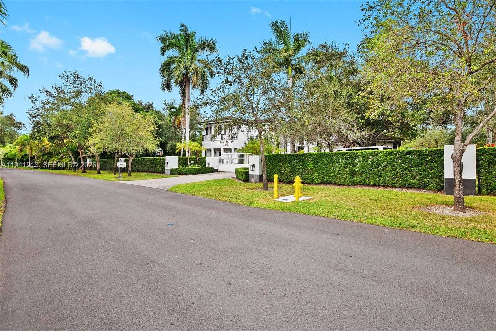 Small Image of 5901 ROLLING ROAD DR, Pinecrest Number 35