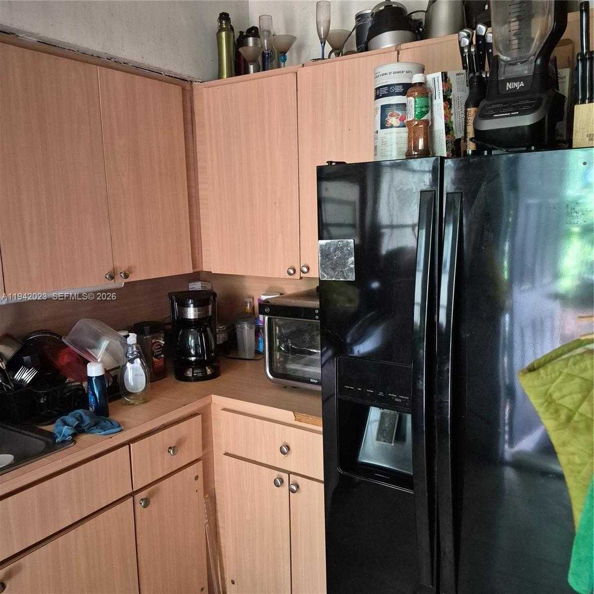 Small Image of 1001 NORTH WEST 37TH AVE, Miami Number 4