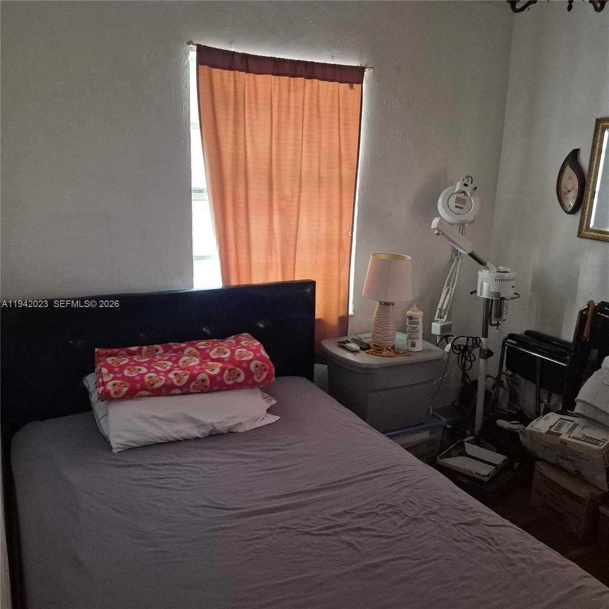 Small Image of 1001 NORTH WEST 37TH AVE, Miami Number 6