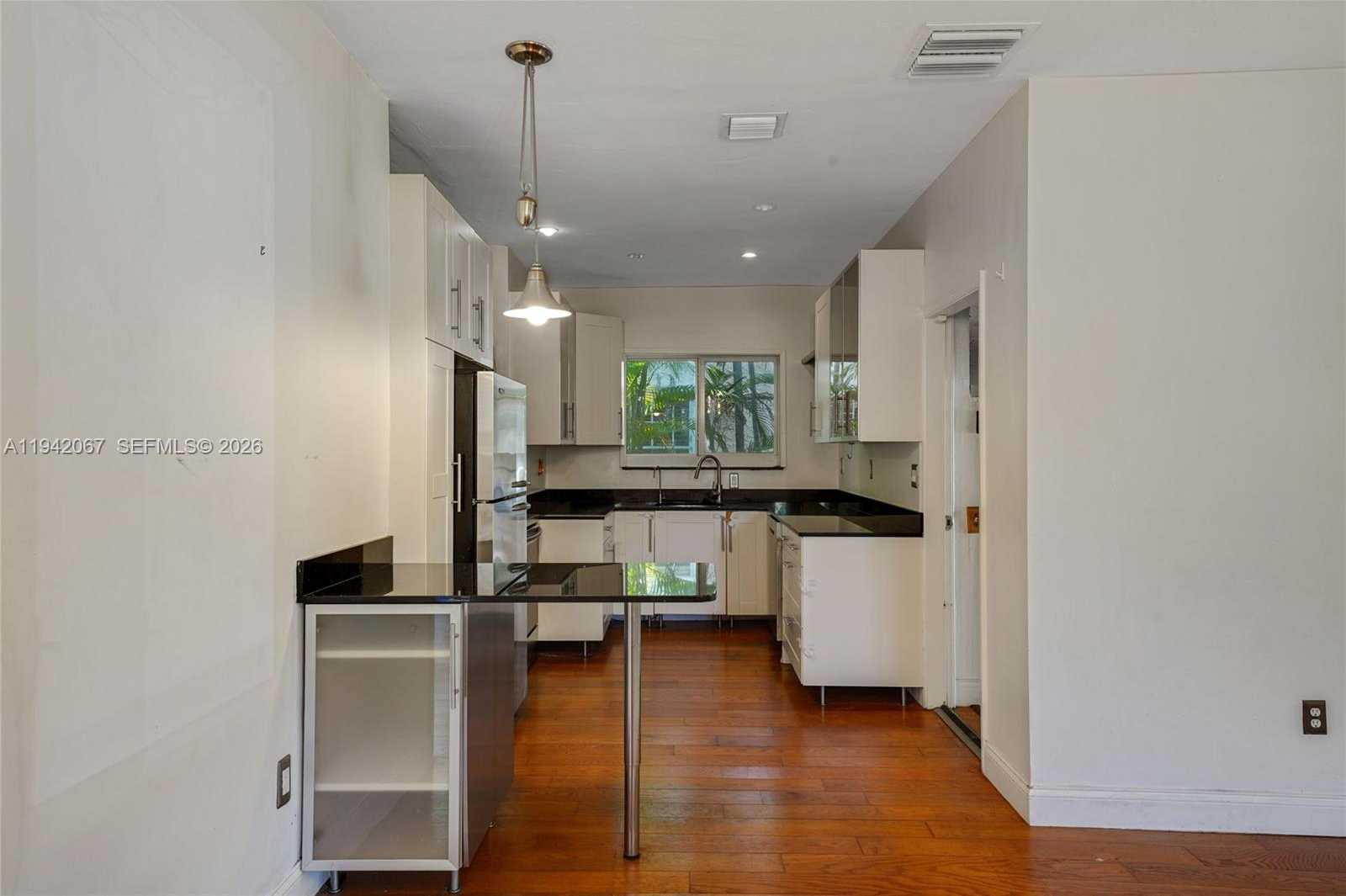 Small Image of 500 ARAGON AVE, Coral Gables Number 5