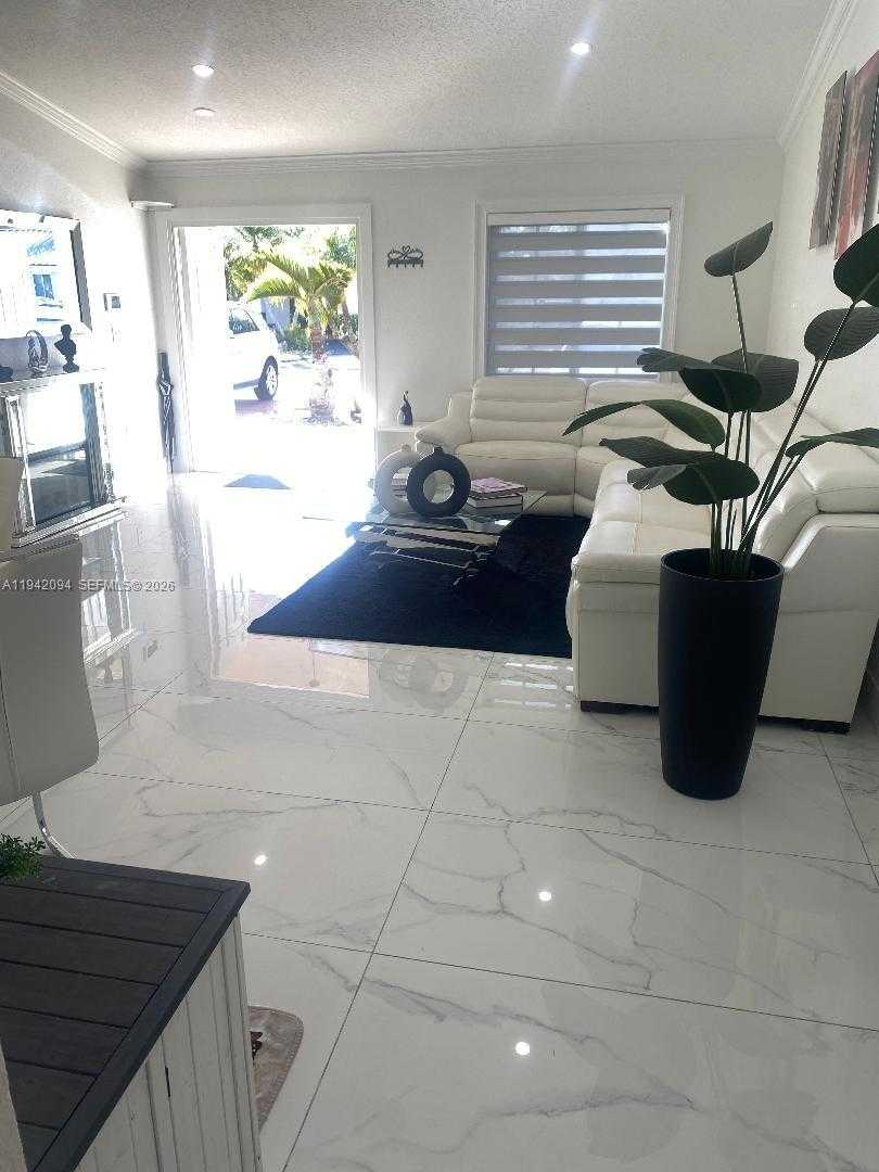 Small Image of 17075 SOUTH WEST 145TH AVE, Miami Number 6