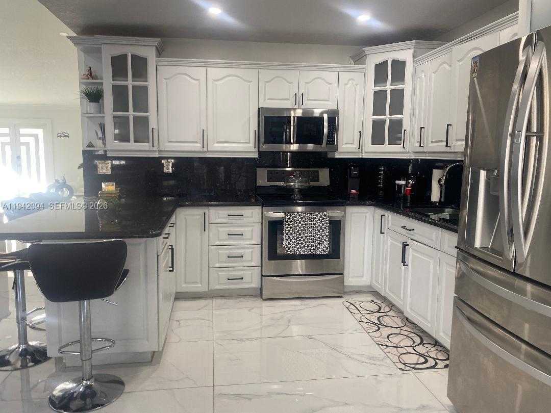 Small Image of 17075 SOUTH WEST 145TH AVE, Miami Number 8