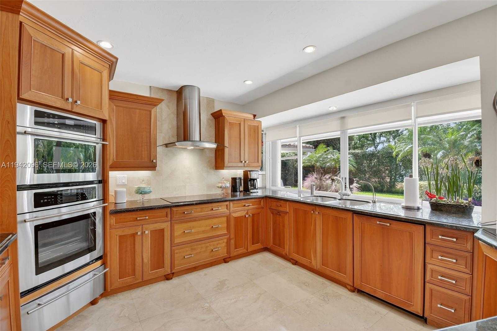 Small Image of 20610 NORTH EAST 22ND CT, Miami Number 12