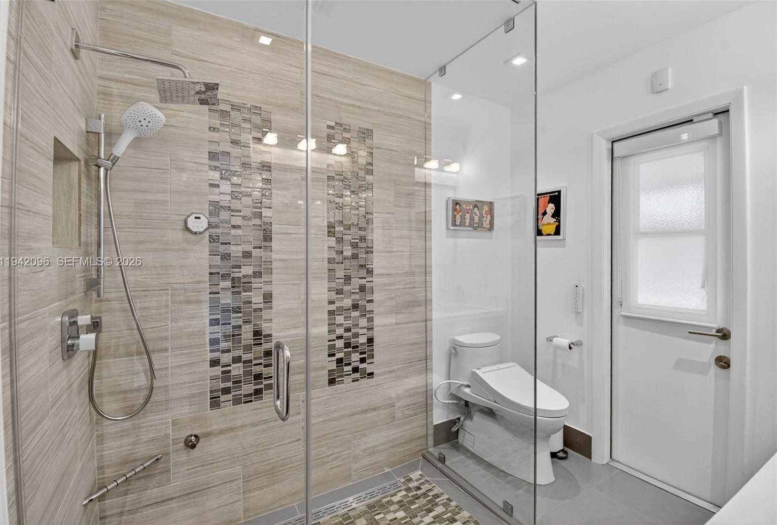 Small Image of 20610 NORTH EAST 22ND CT, Miami Number 24