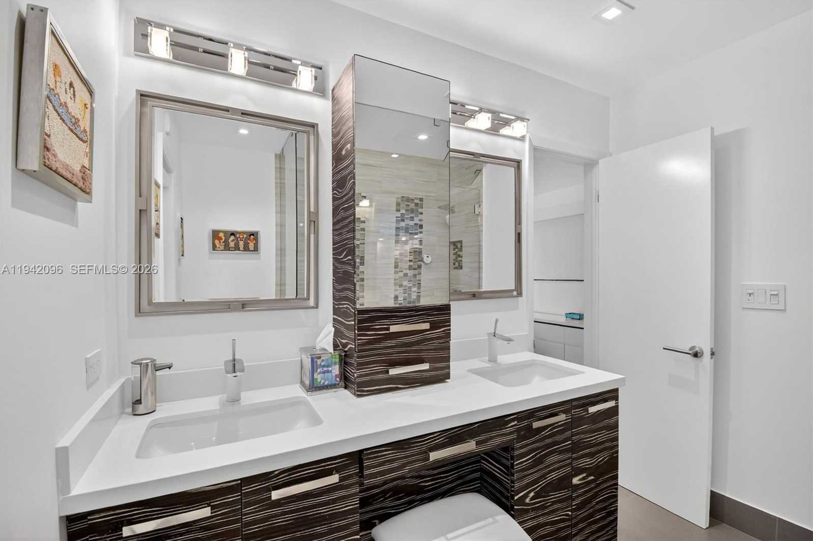 Small Image of 20610 NORTH EAST 22ND CT, Miami Number 25