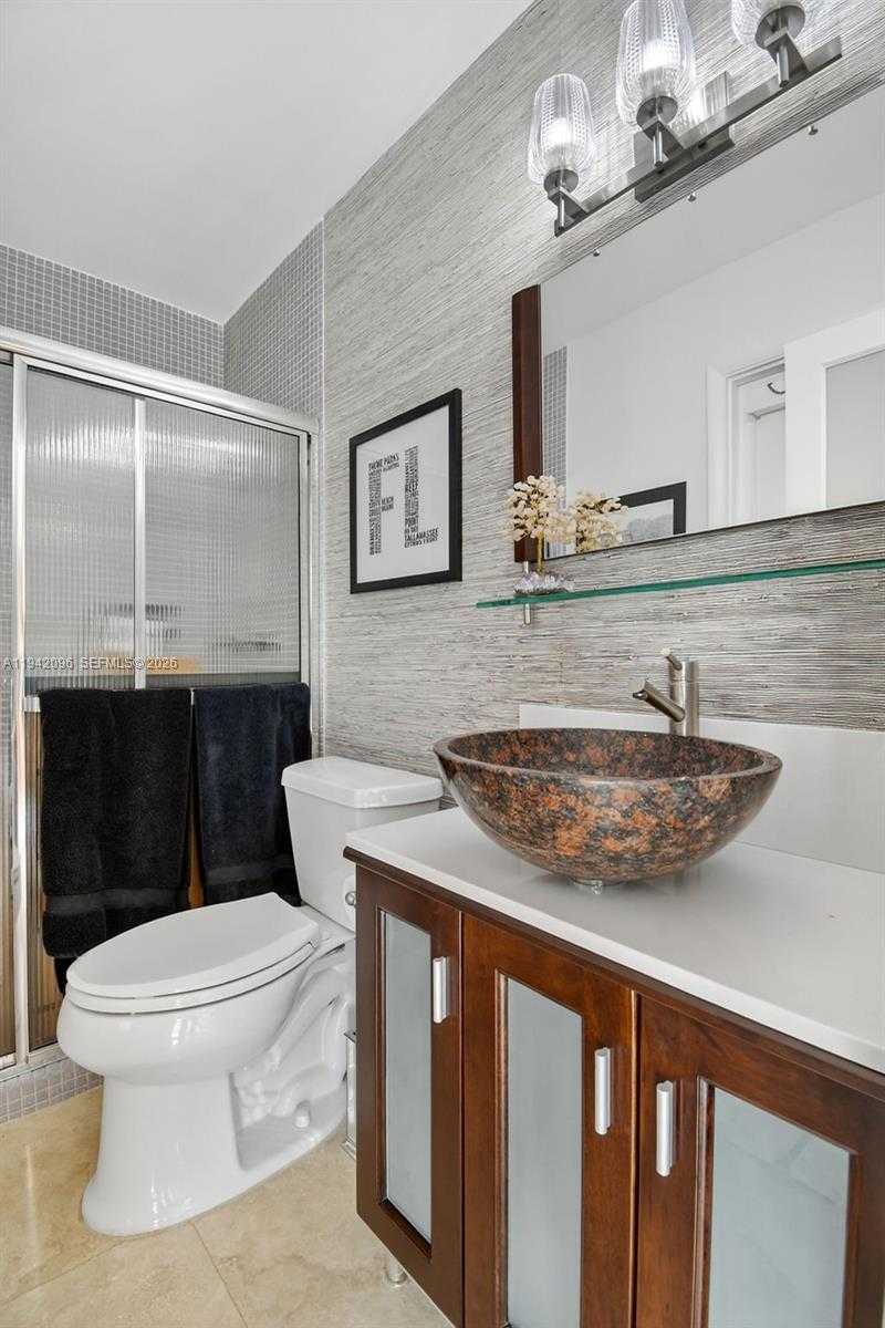 Small Image of 20610 NORTH EAST 22ND CT, Miami Number 36